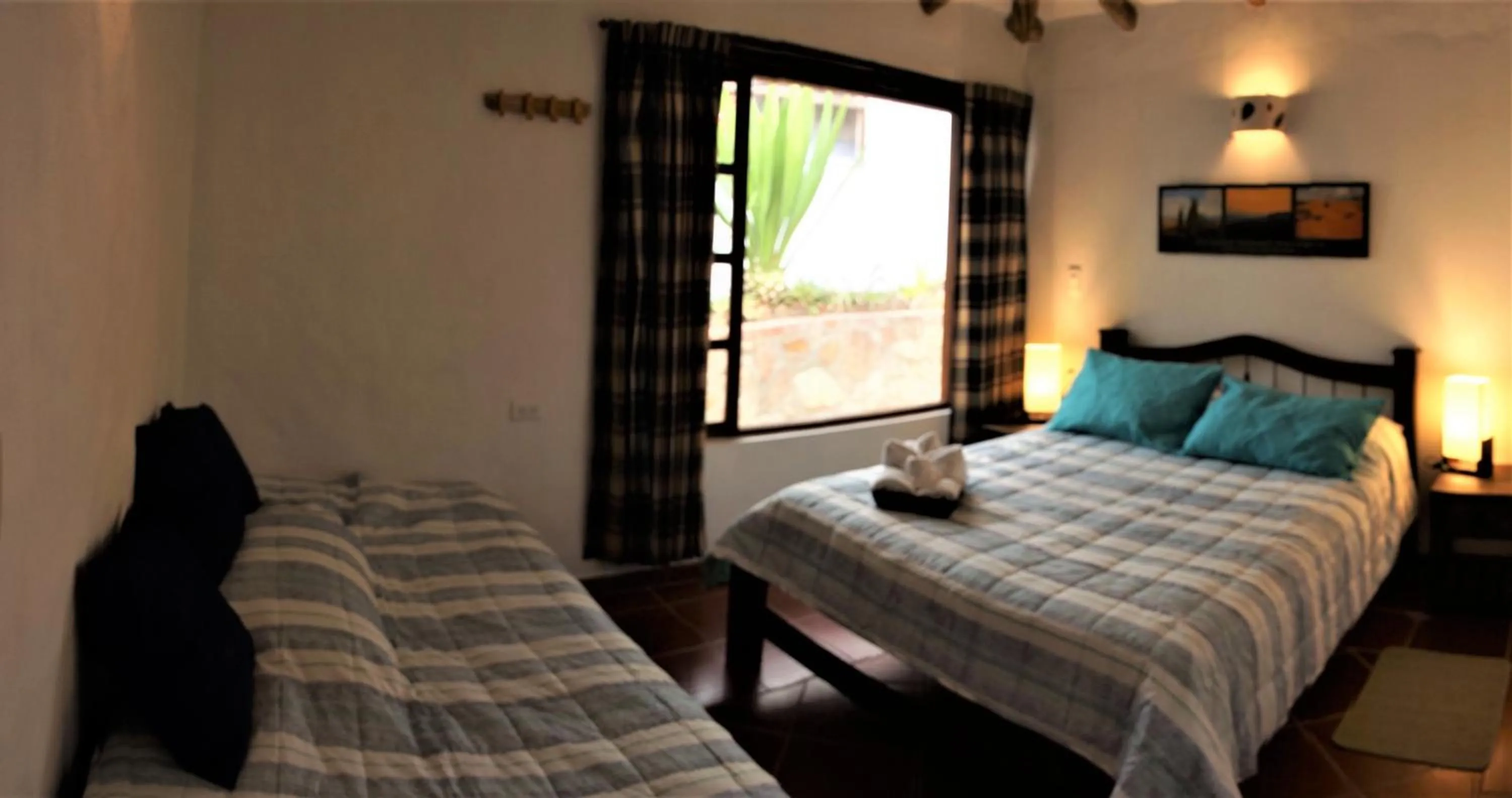 Photo of the whole room, Bed in Renacer