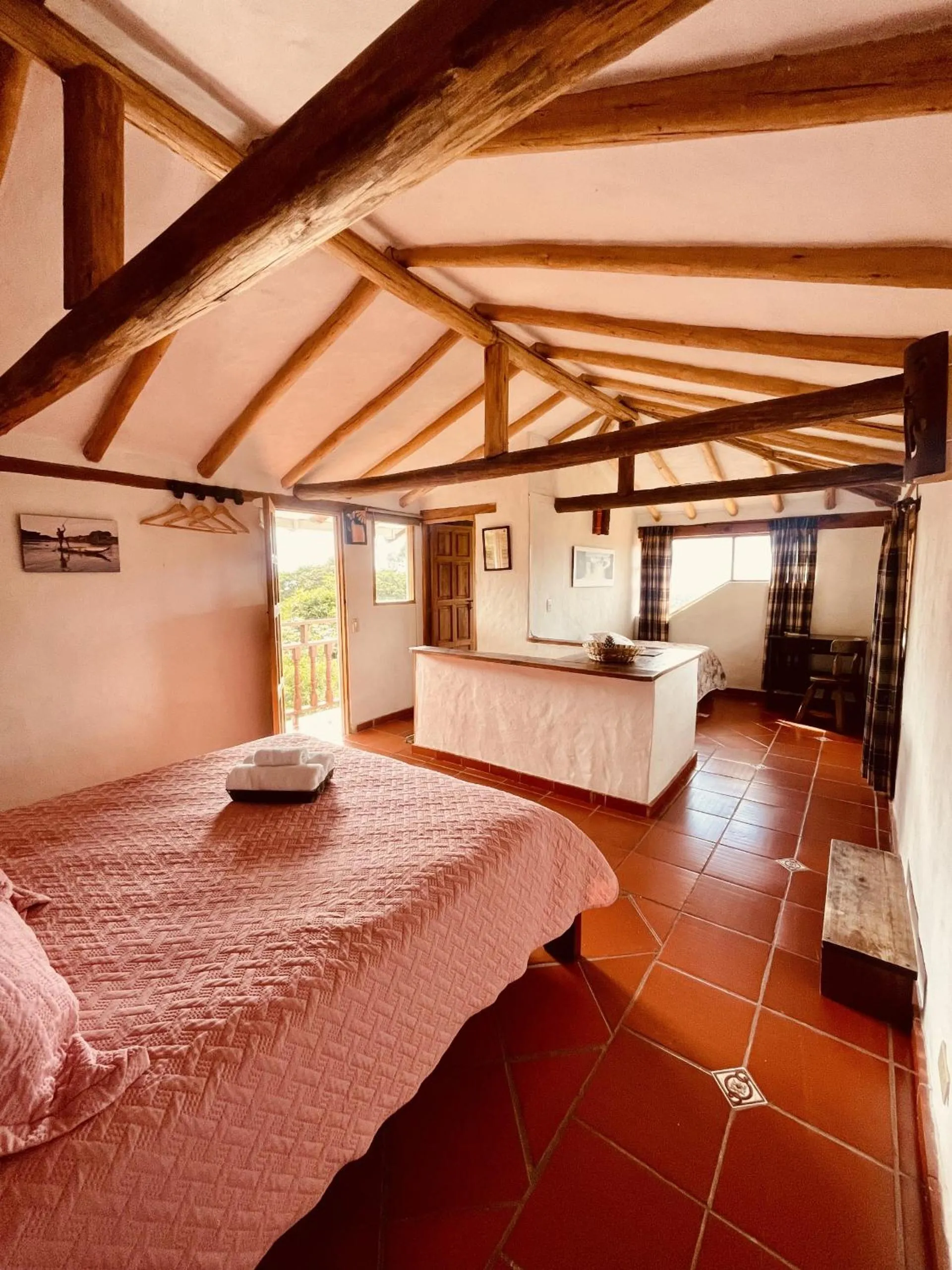 Photo of the whole room, Bed in Renacer