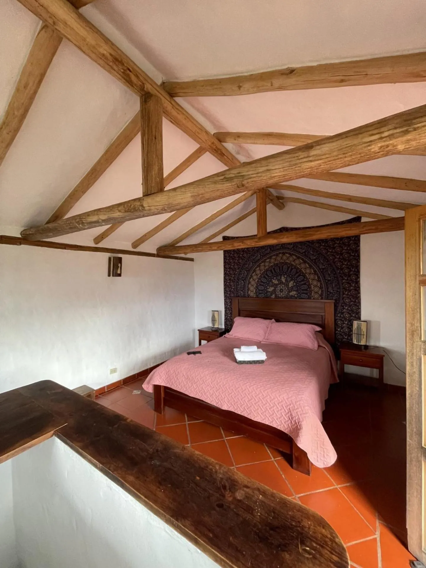 Photo of the whole room, Bed in Renacer
