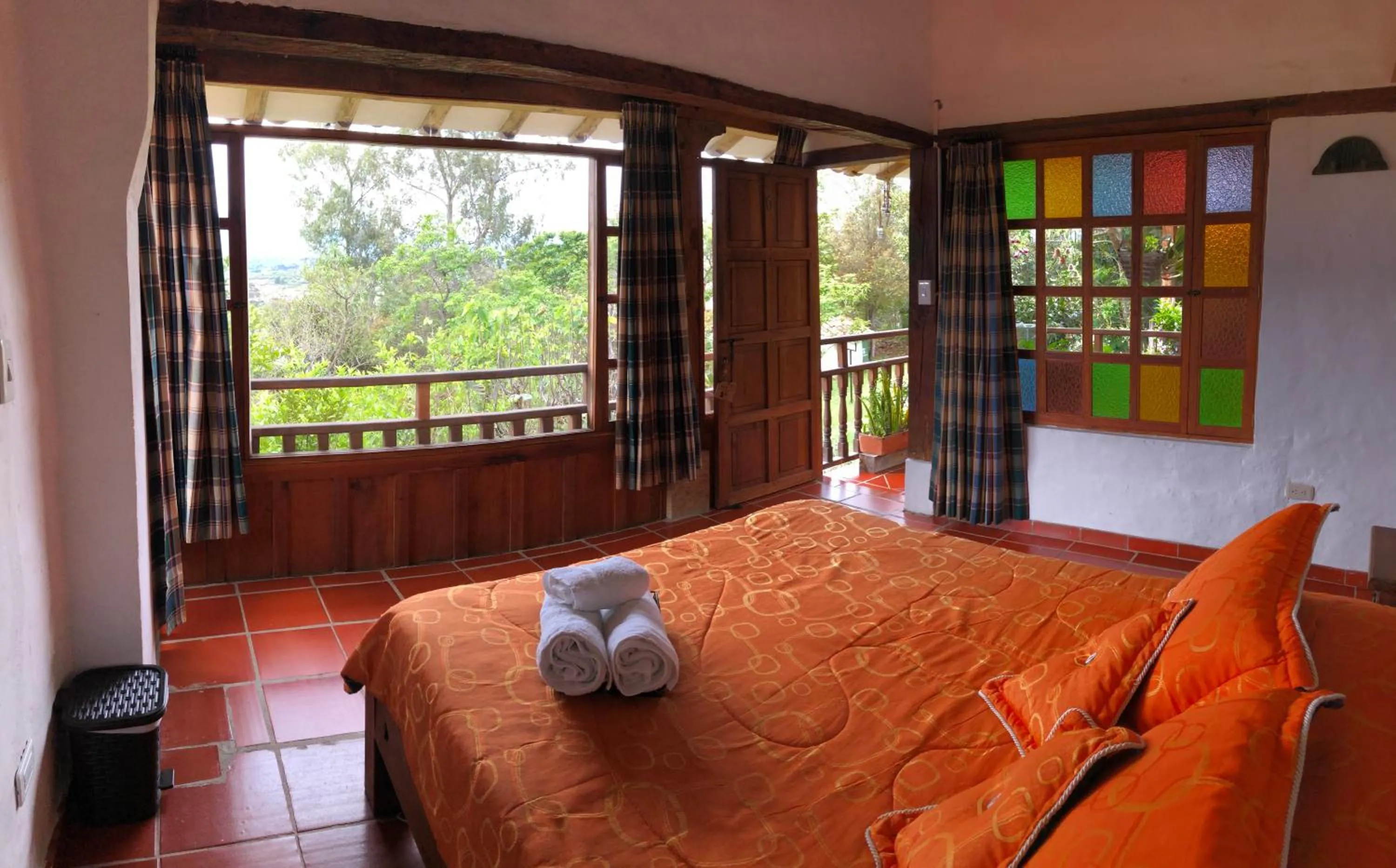 Photo of the whole room, Bed in Renacer