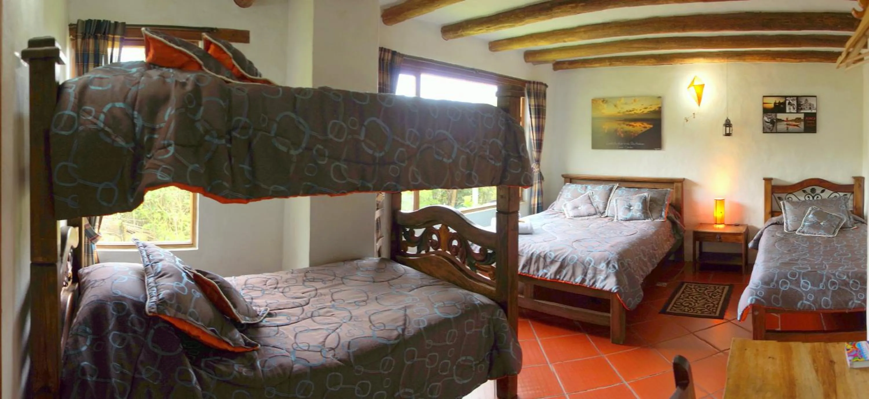 Photo of the whole room, Bed in Renacer