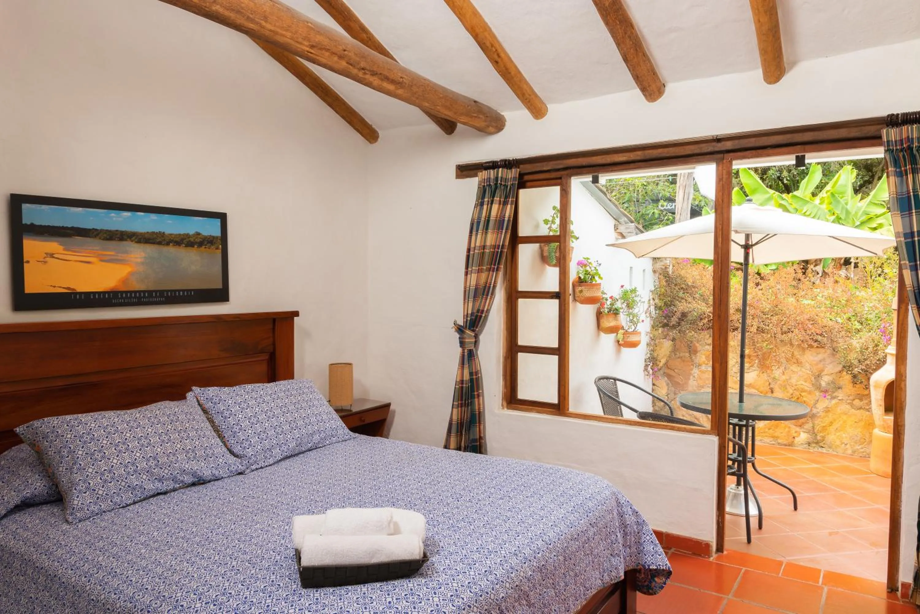 Garden view, Bed in Renacer