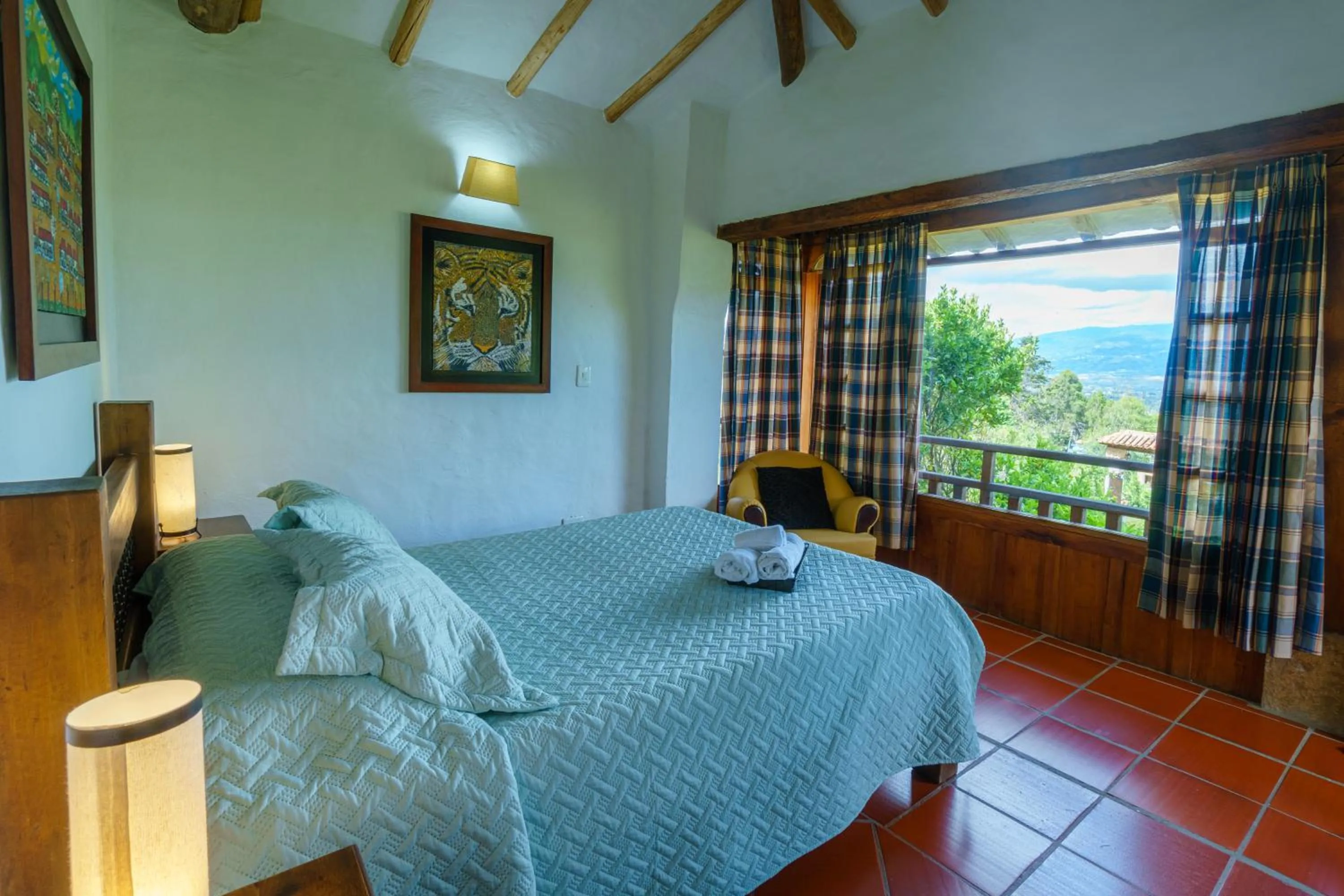 Photo of the whole room, Bed in Renacer