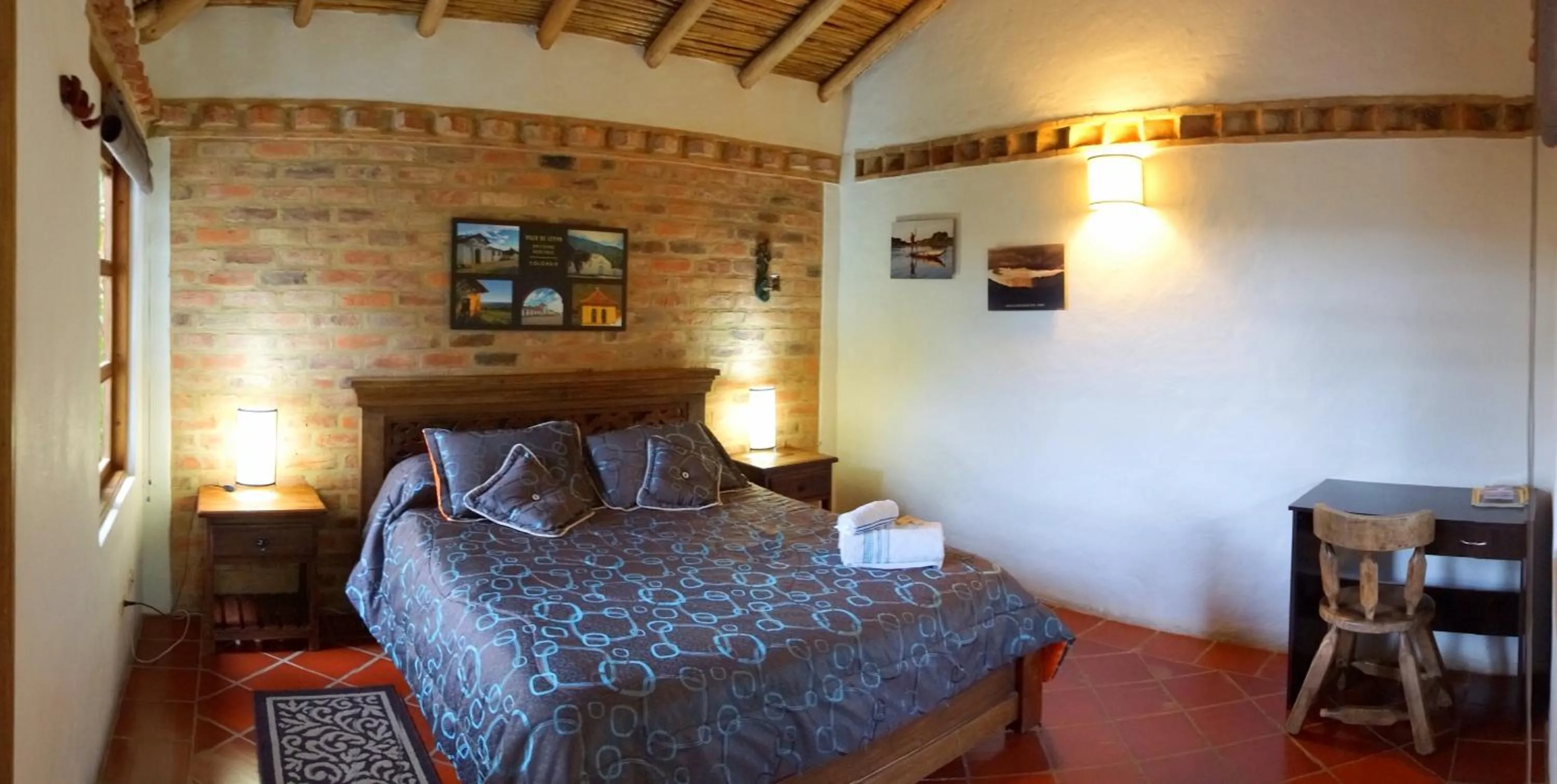 Photo of the whole room, Bed in Renacer