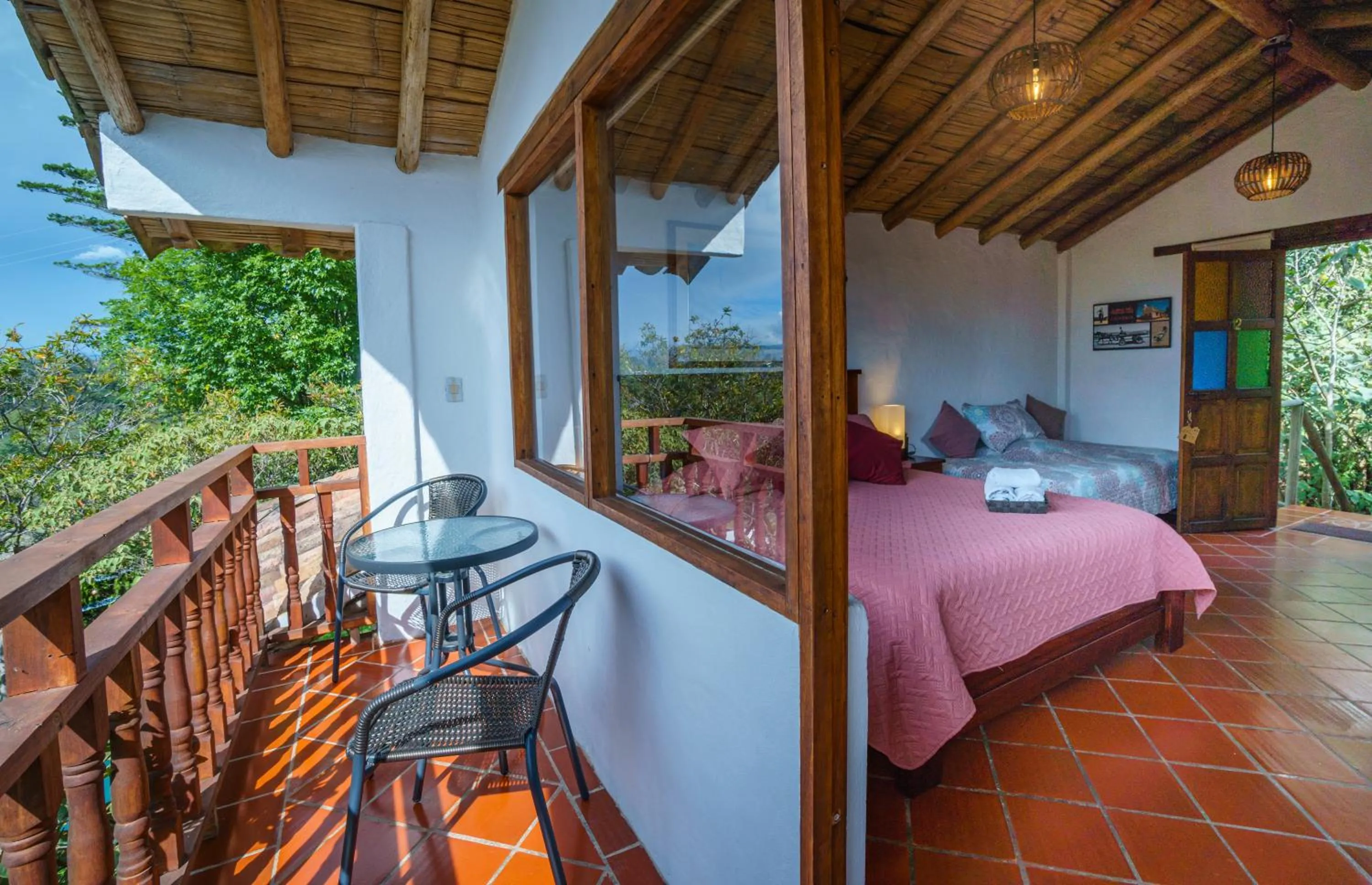 Photo of the whole room, Bed in Renacer
