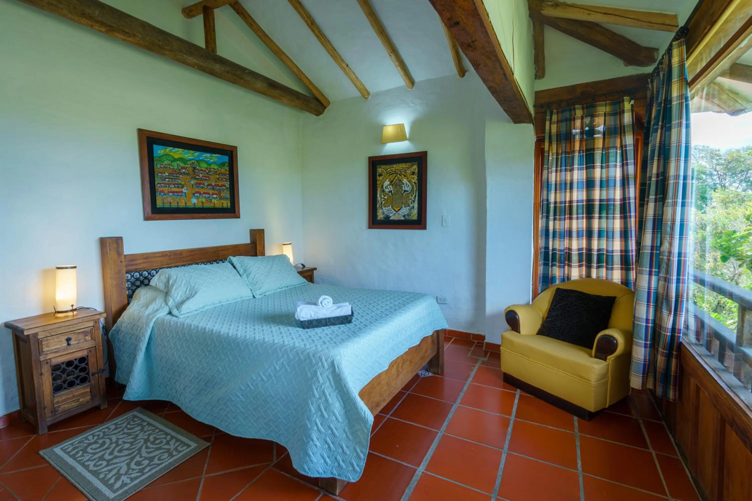 Photo of the whole room, Bed in Renacer