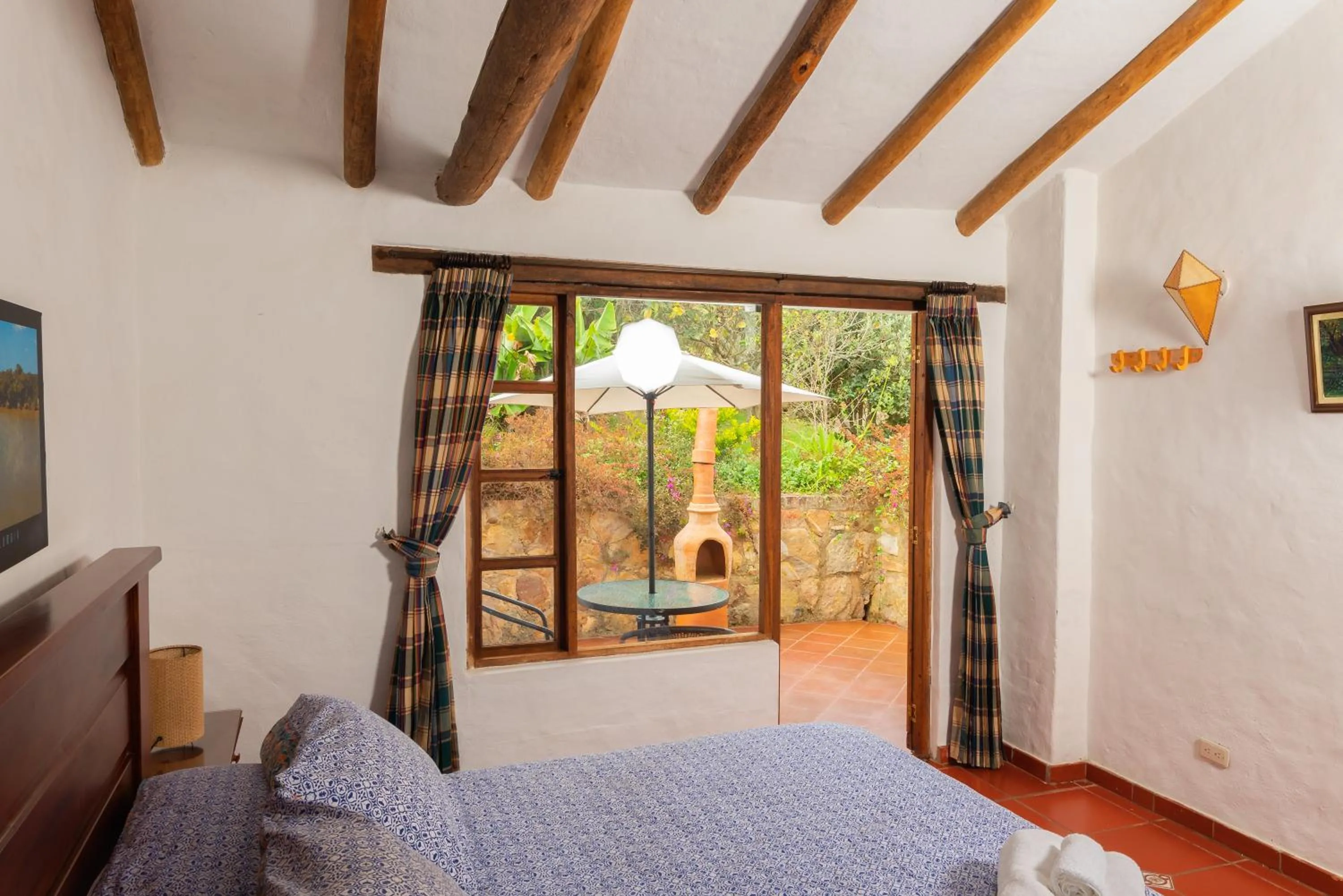 Garden view, Bed in Renacer