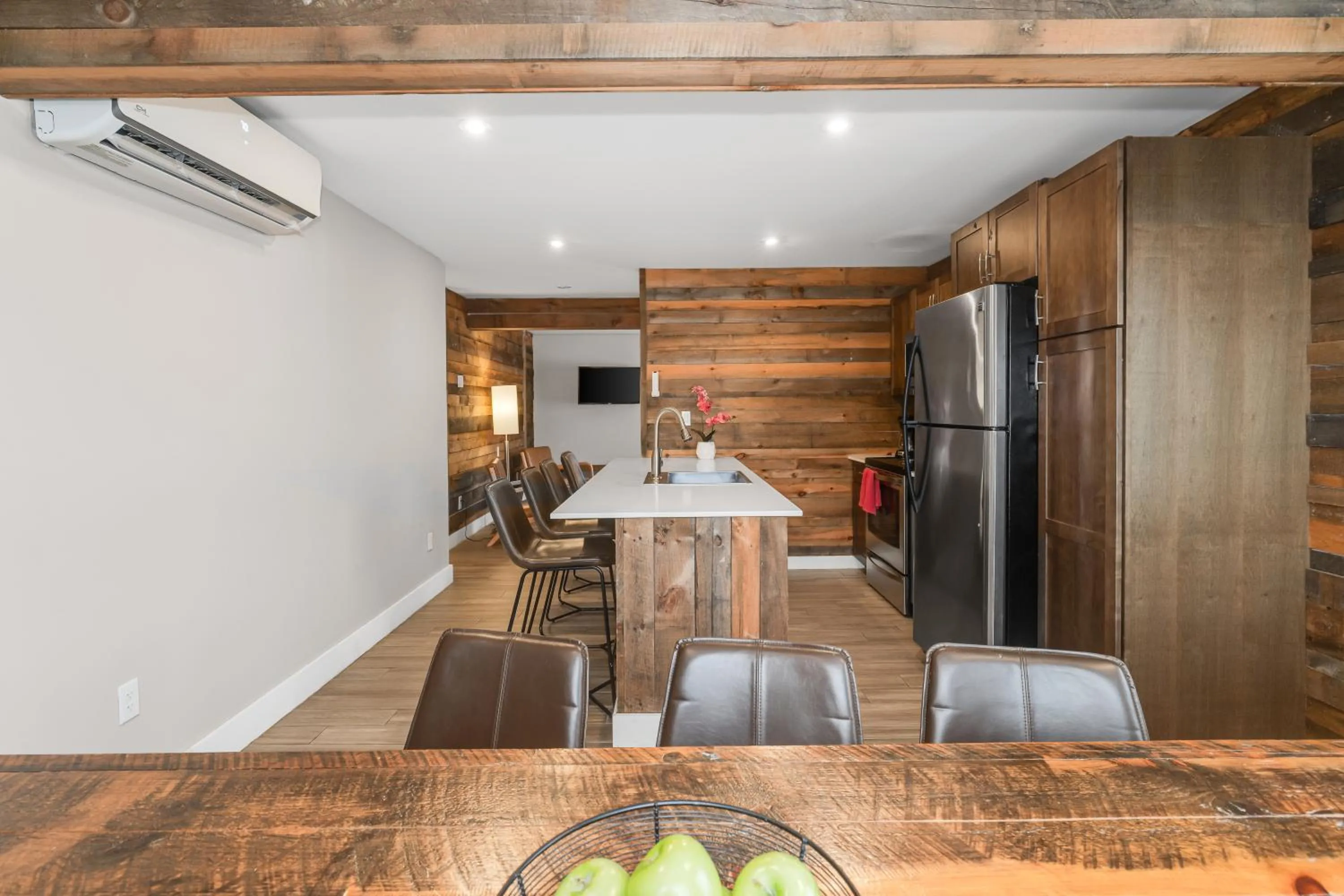 Kitchen or kitchenette in Lake Placid Inn: Residences