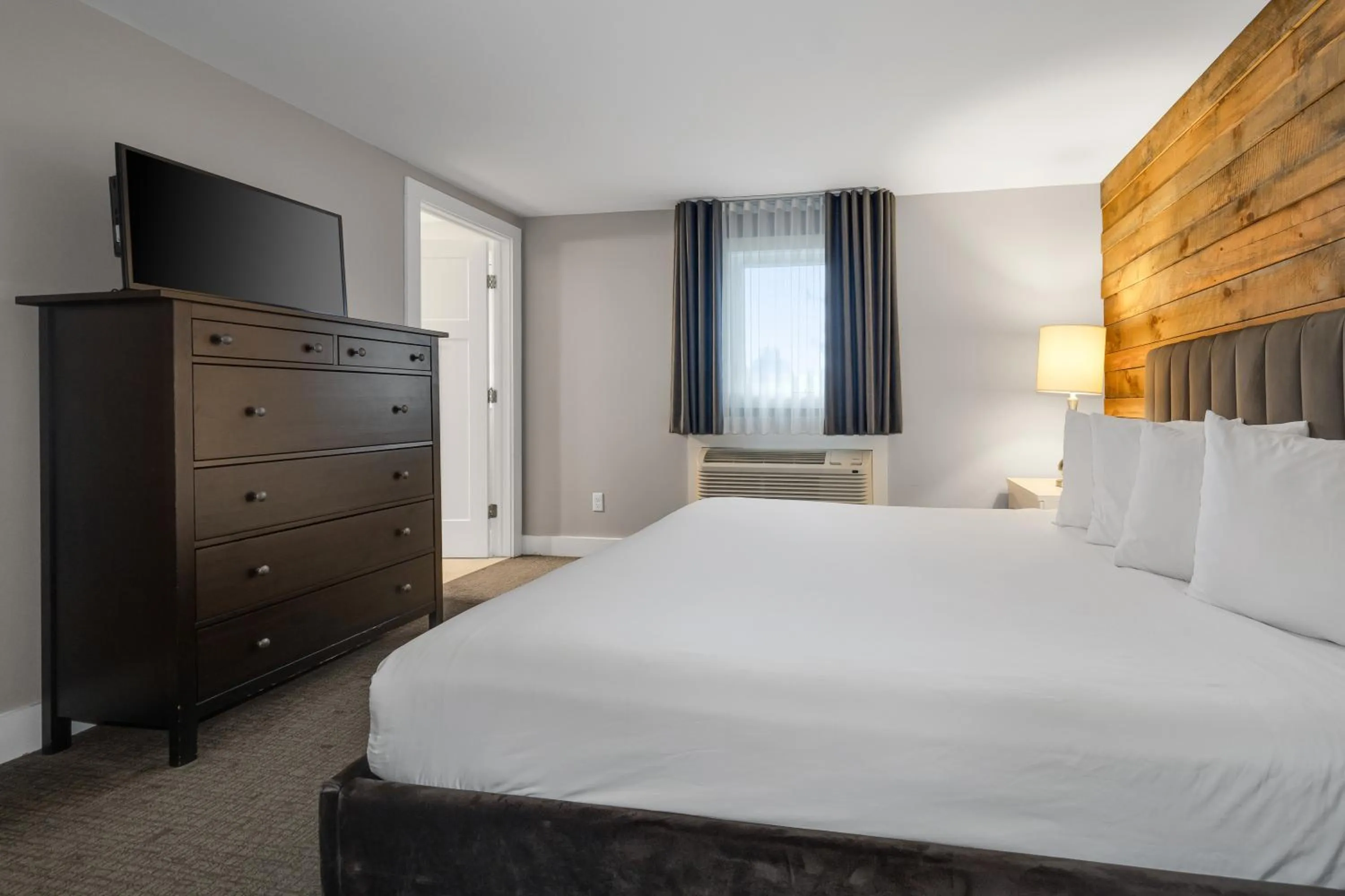 Bed in Lake Placid Inn: Residences