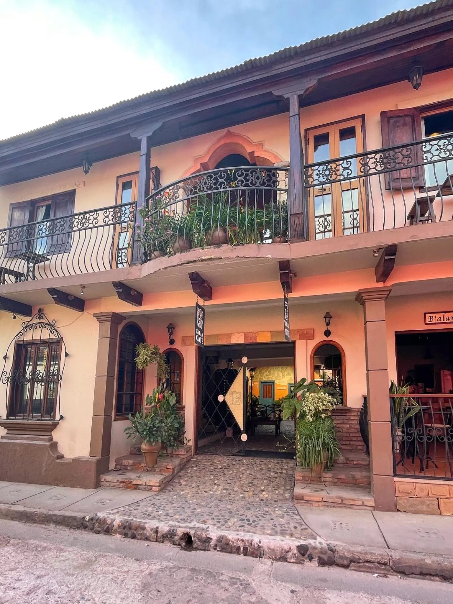 Property building in Hotel Plaza Yat Balam