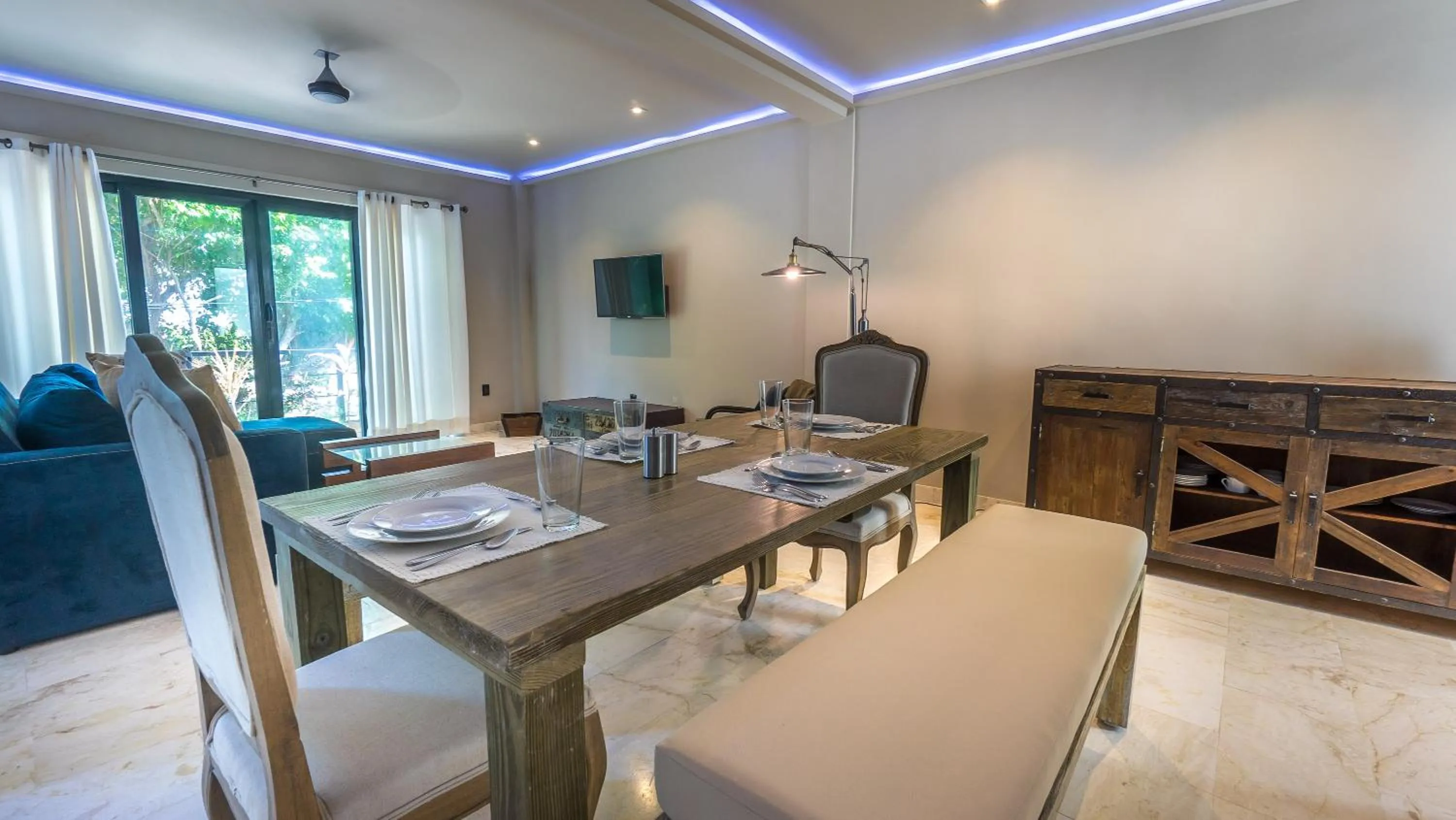 Living room in Lotus Midtown Apartments by BVR