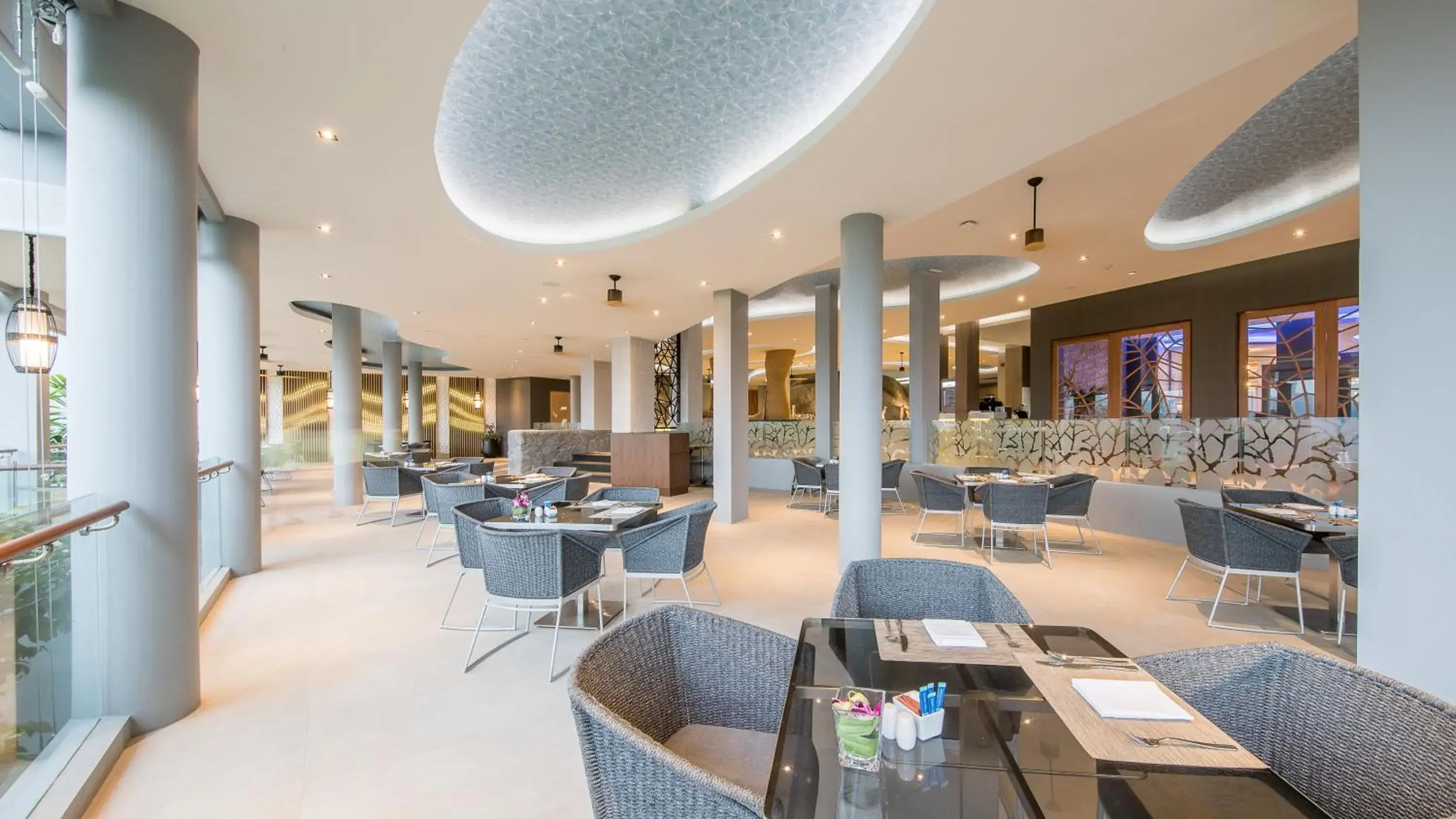 Restaurant/places to eat in Crest Resort & Pool Villas - SHA Extra Plus Restaurant/places to eat in Crest Resort & Pool Villas - SHA Extra Plus