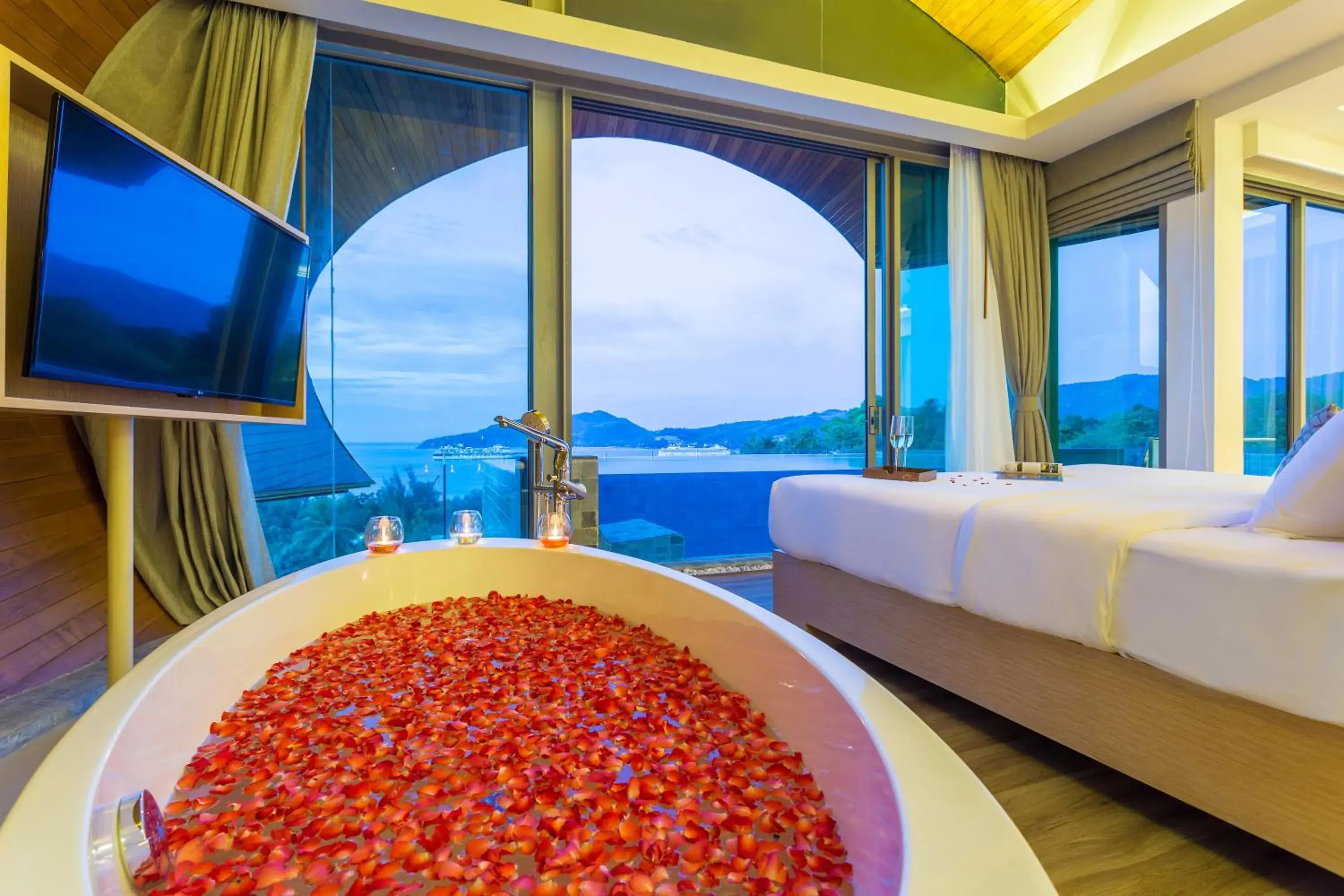 Sea view, Bed in Crest Resort & Pool Villas - SHA Extra Plus Sea view, Bed in Crest Resort & Pool Villas - SHA Extra Plus