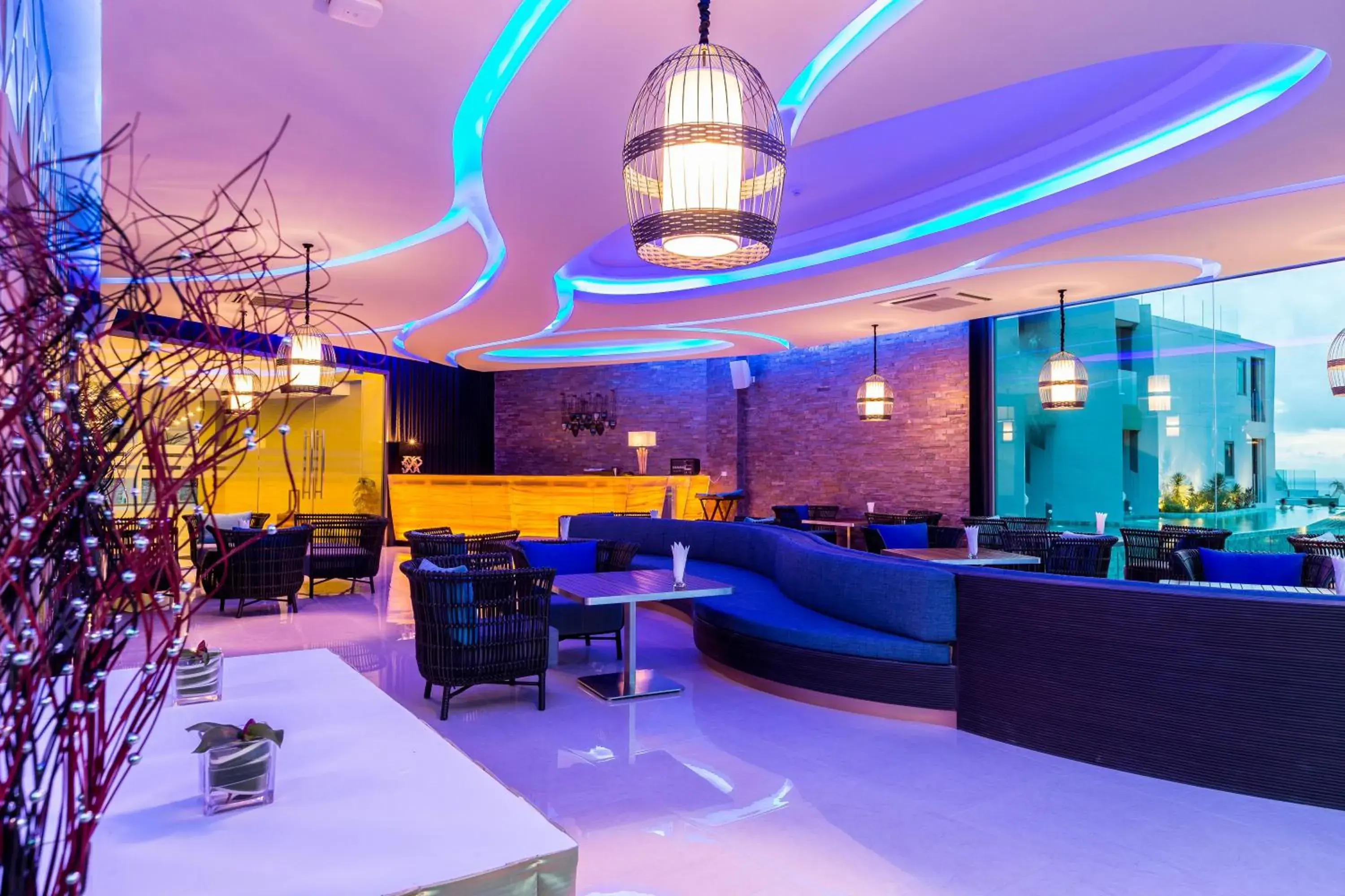 Lounge or bar in Crest Resort & Pool Villas - SHA Extra Plus Lounge or bar in Crest Resort & Pool Villas - SHA Extra Plus