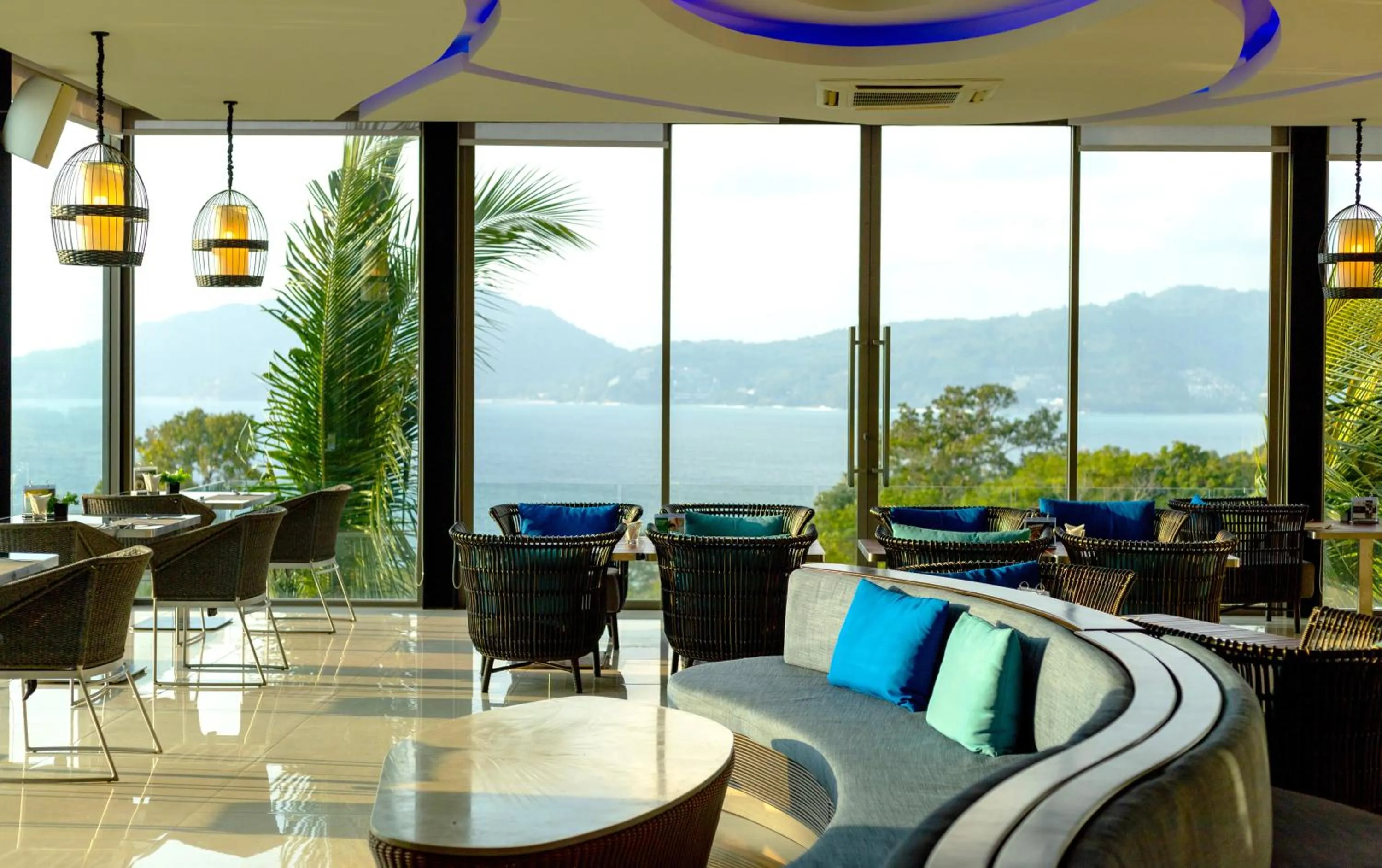 Restaurant/places to eat in Crest Resort & Pool Villas - SHA Extra Plus