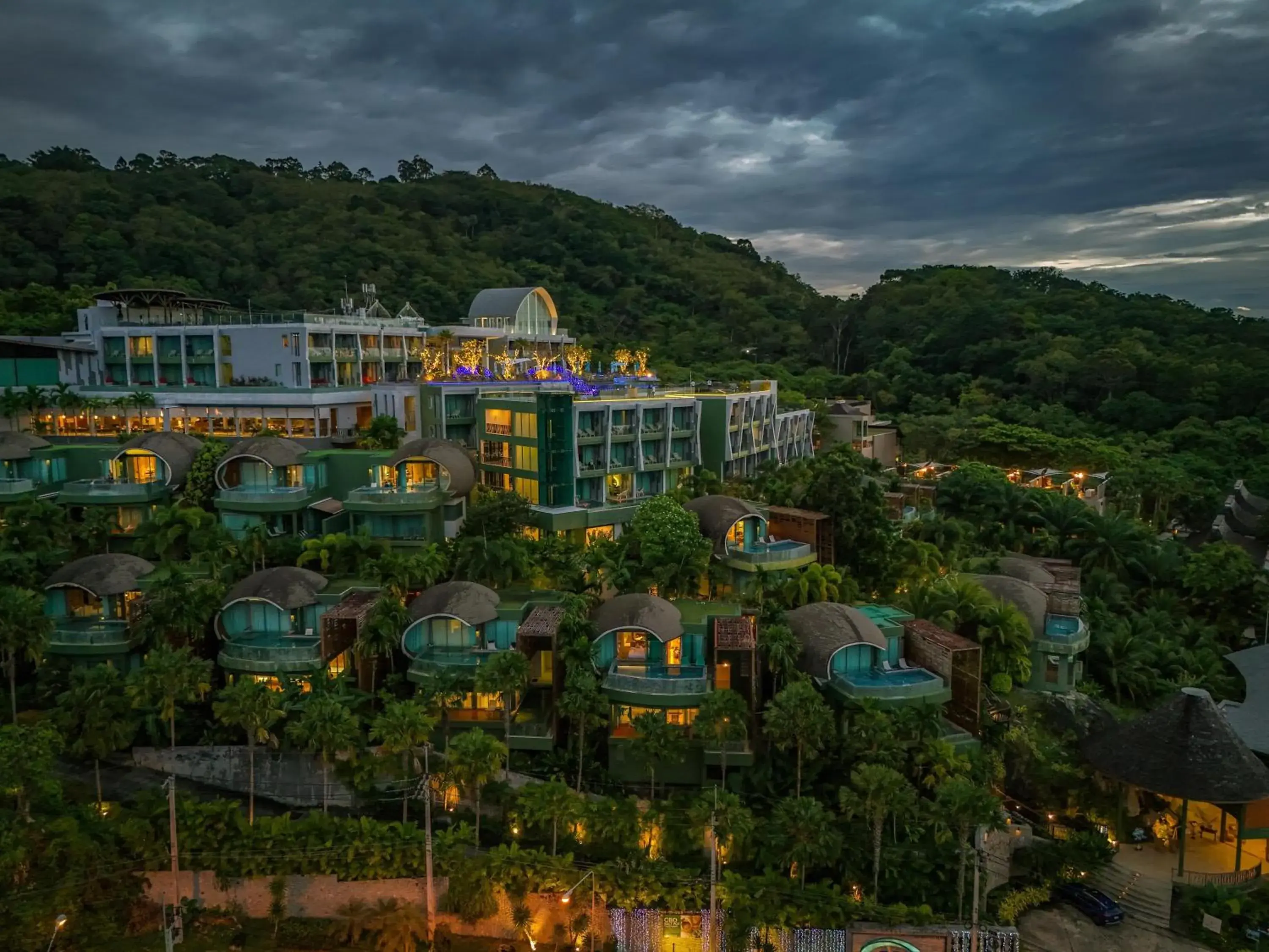 Property building in Crest Resort & Pool Villas - SHA Extra Plus Property building in Crest Resort & Pool Villas - SHA Extra Plus