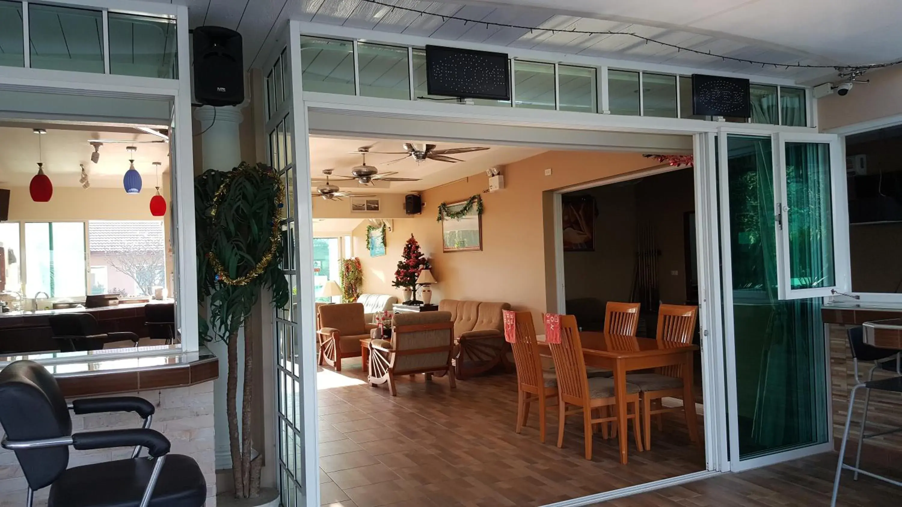 Restaurant/places to eat in East Shore Pattaya Resort Restaurant/places to eat in East Shore Pattaya Resort