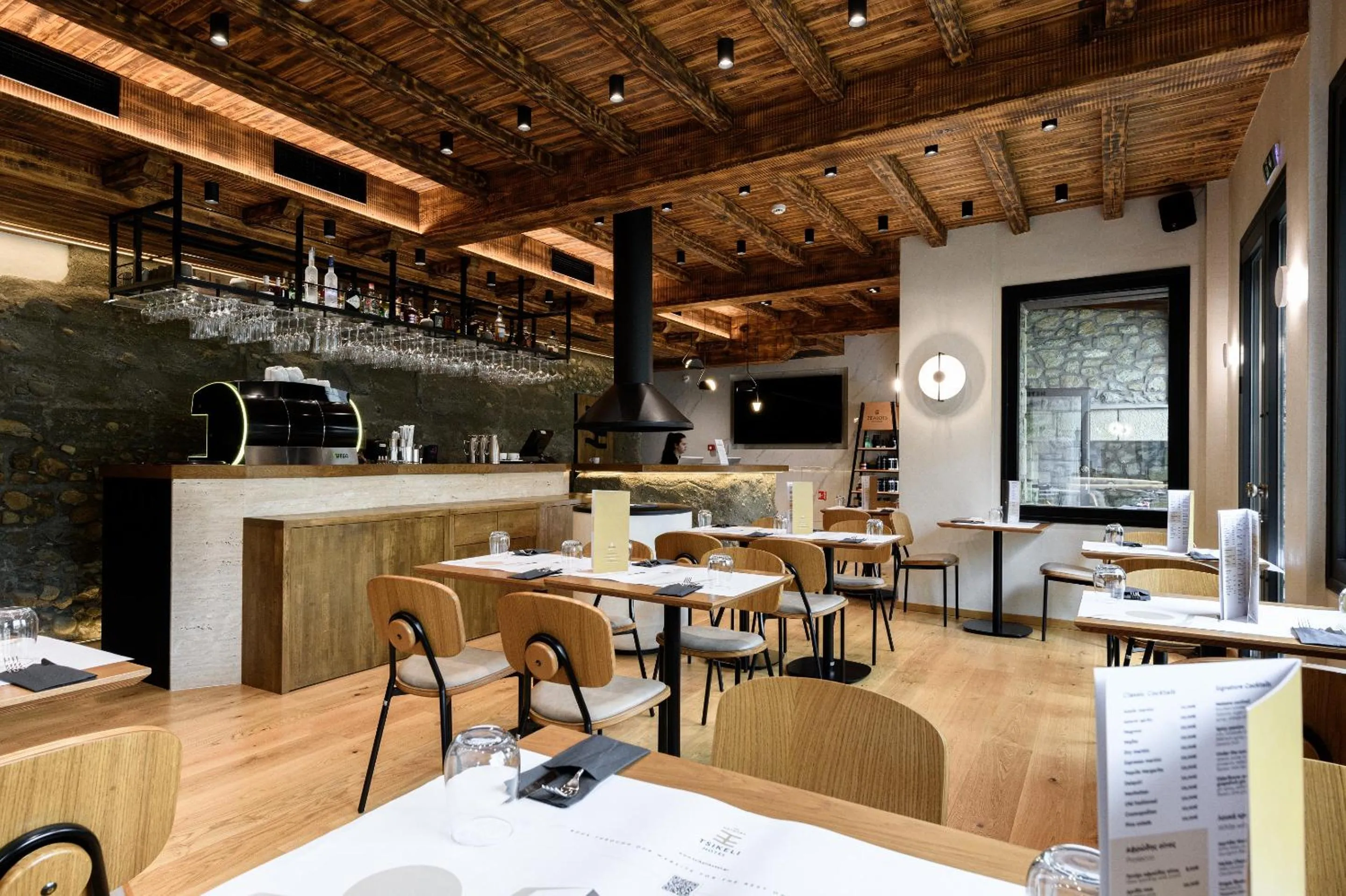 Restaurant/places to eat in Tsikeli Boutique Hotel Meteora - Adults Friendly