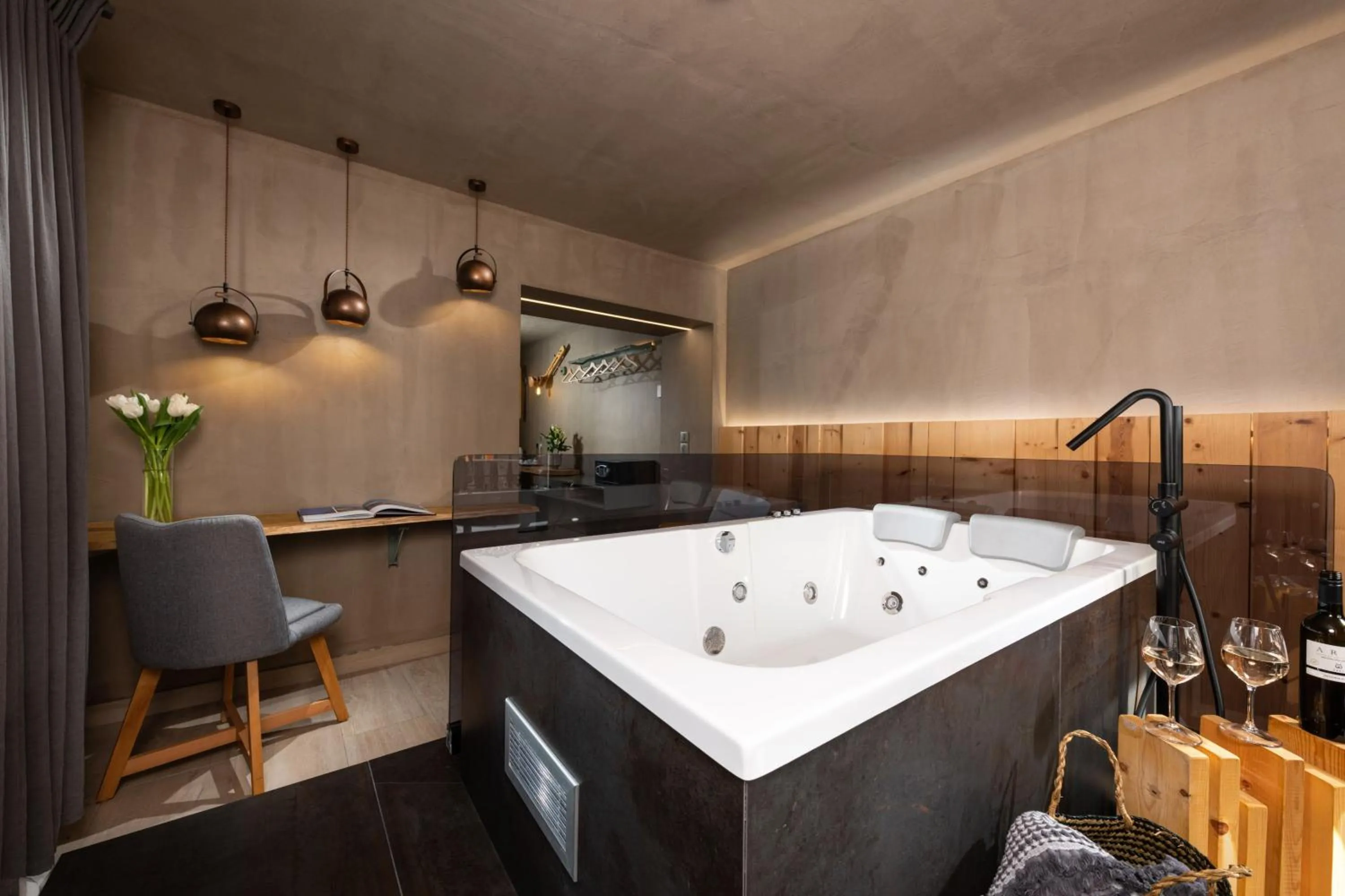 Hot Tub in Tsikeli Boutique Hotel Meteora - Adults Friendly