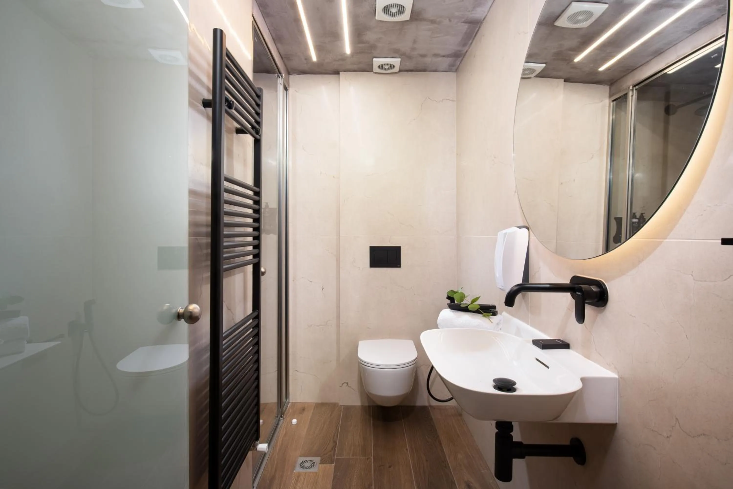 Shower in Tsikeli Boutique Hotel Meteora - Adults Friendly