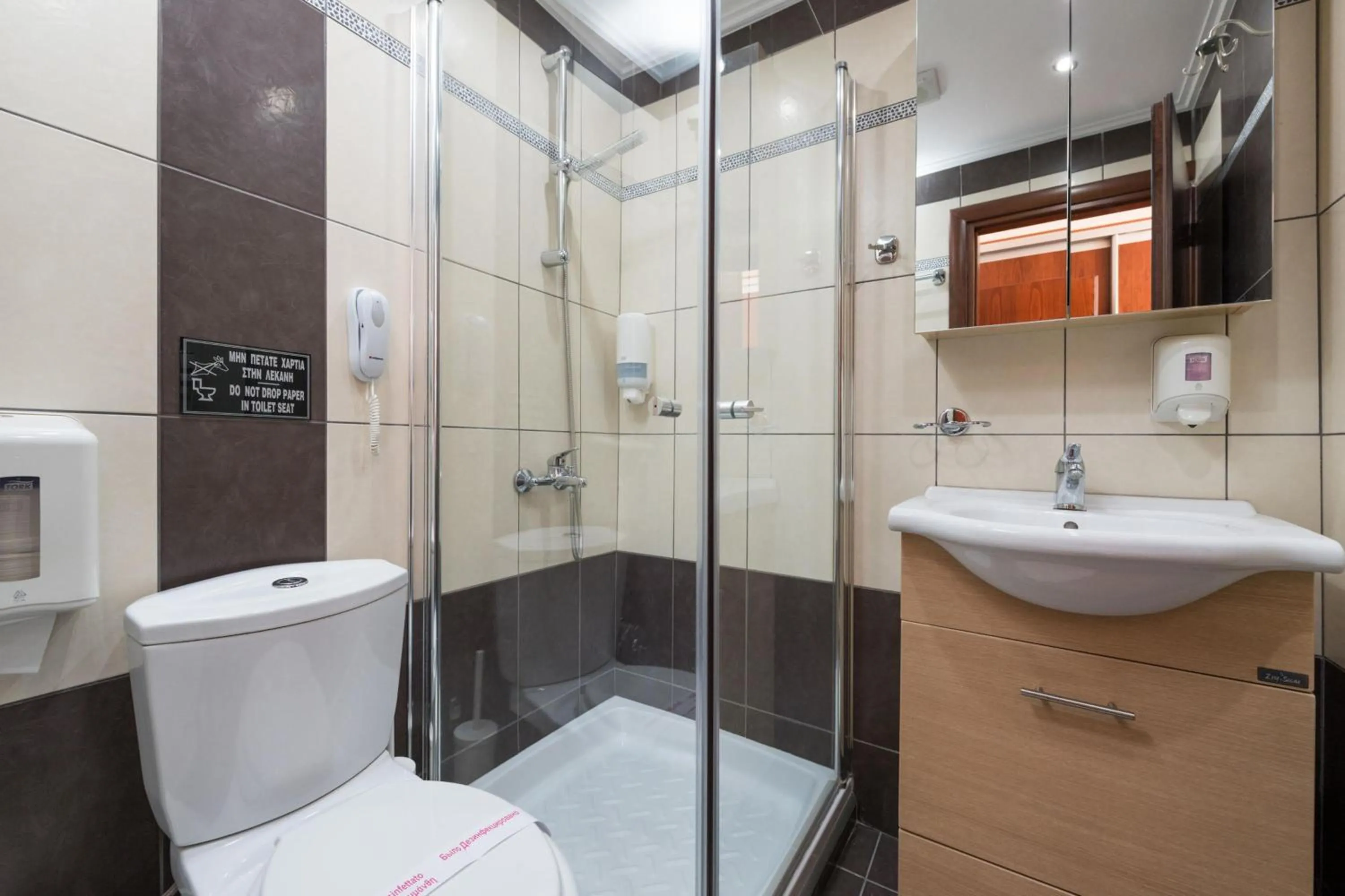 Shower in Tsikeli Boutique Hotel Meteora - Adults Friendly