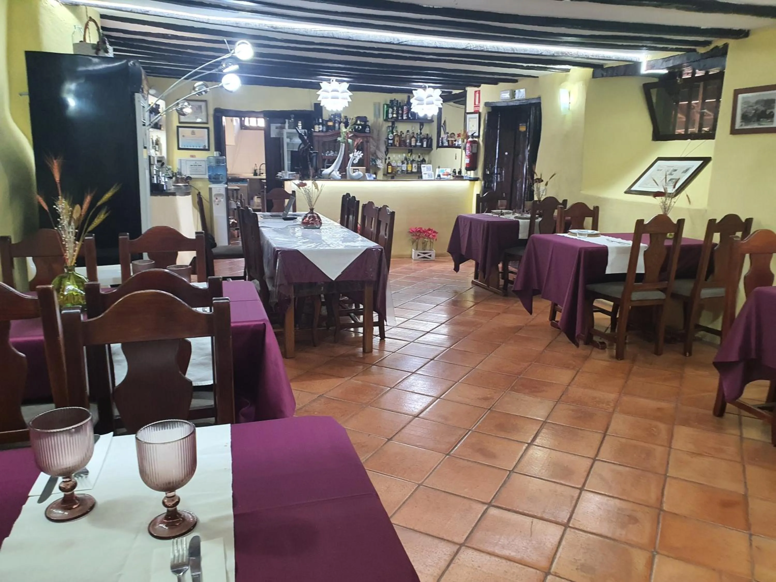 Restaurant/places to eat in Hotel Rural La Raya 1866