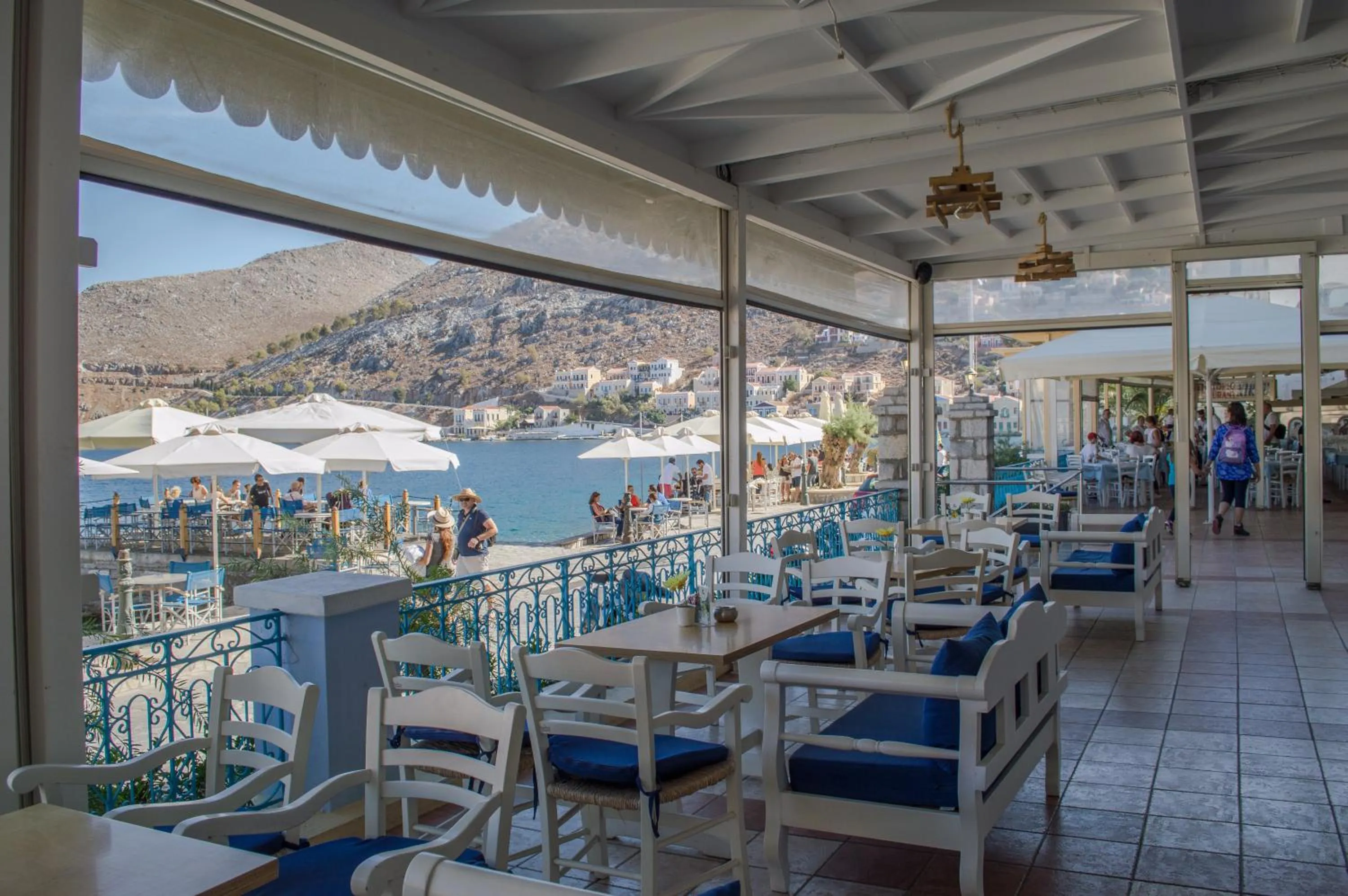 Restaurant/places to eat in Nireus Hotel