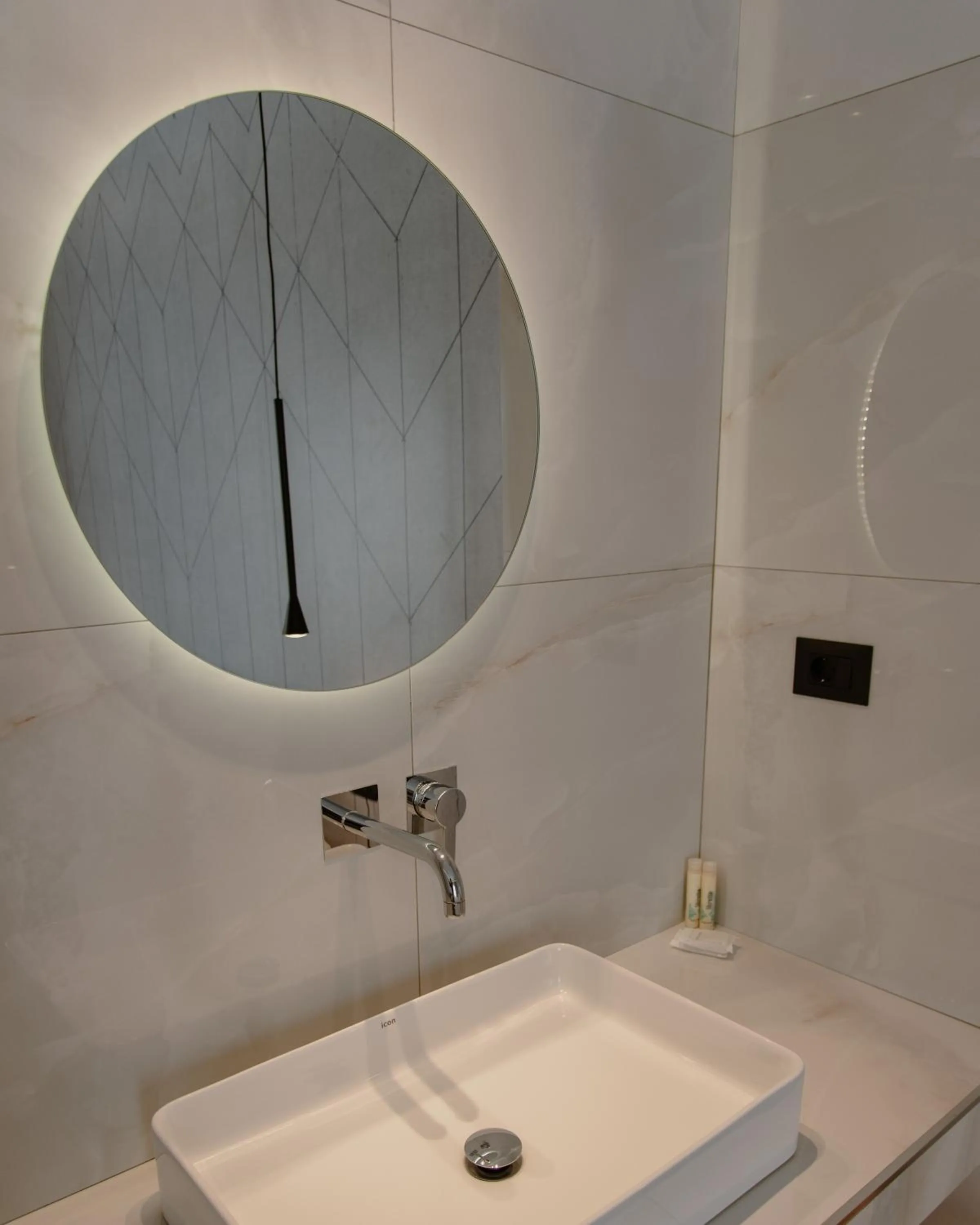 Bathroom in Nireus Hotel