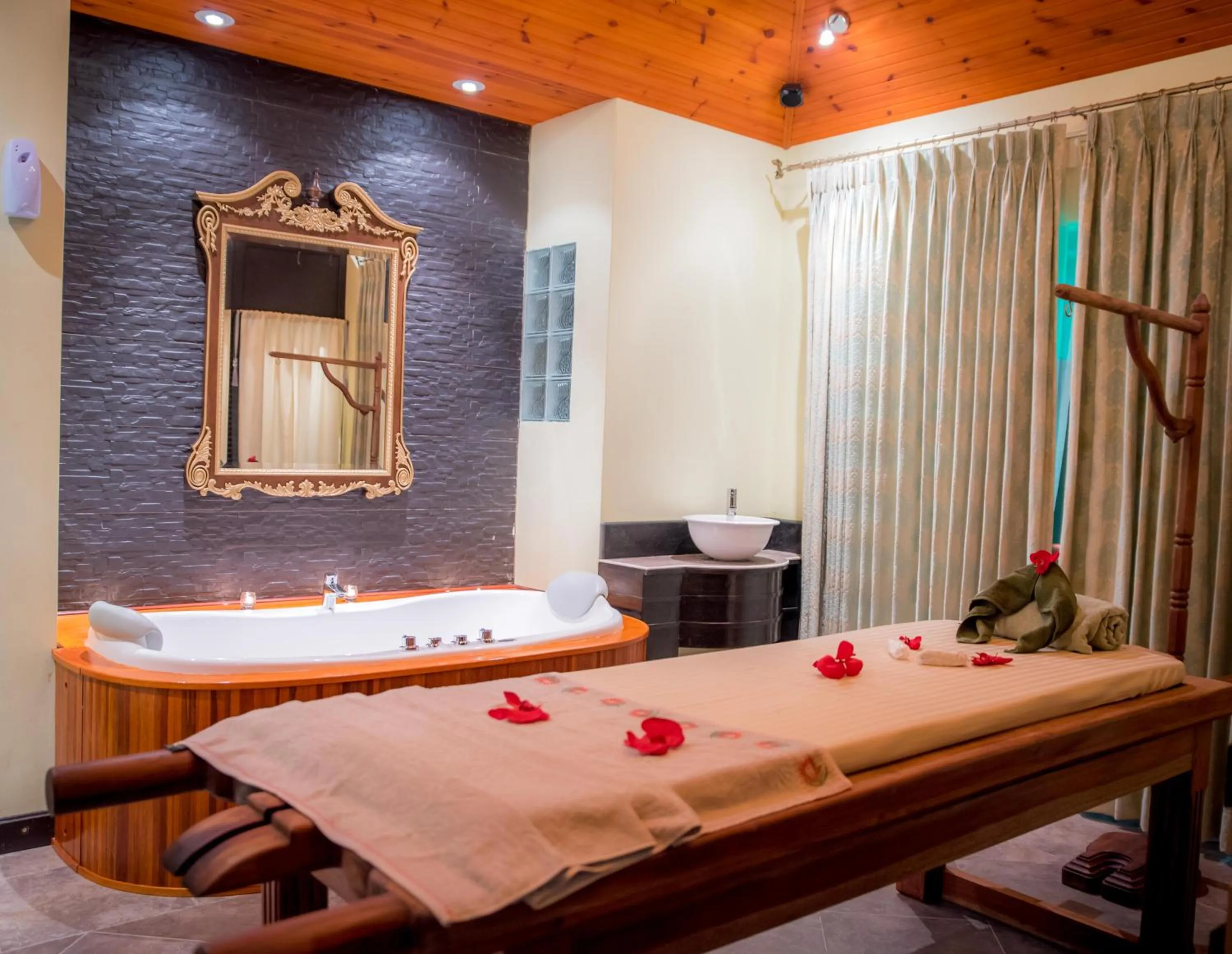 Spa and wellness centre/facilities in Oasis Hotel Restaurant & Spa