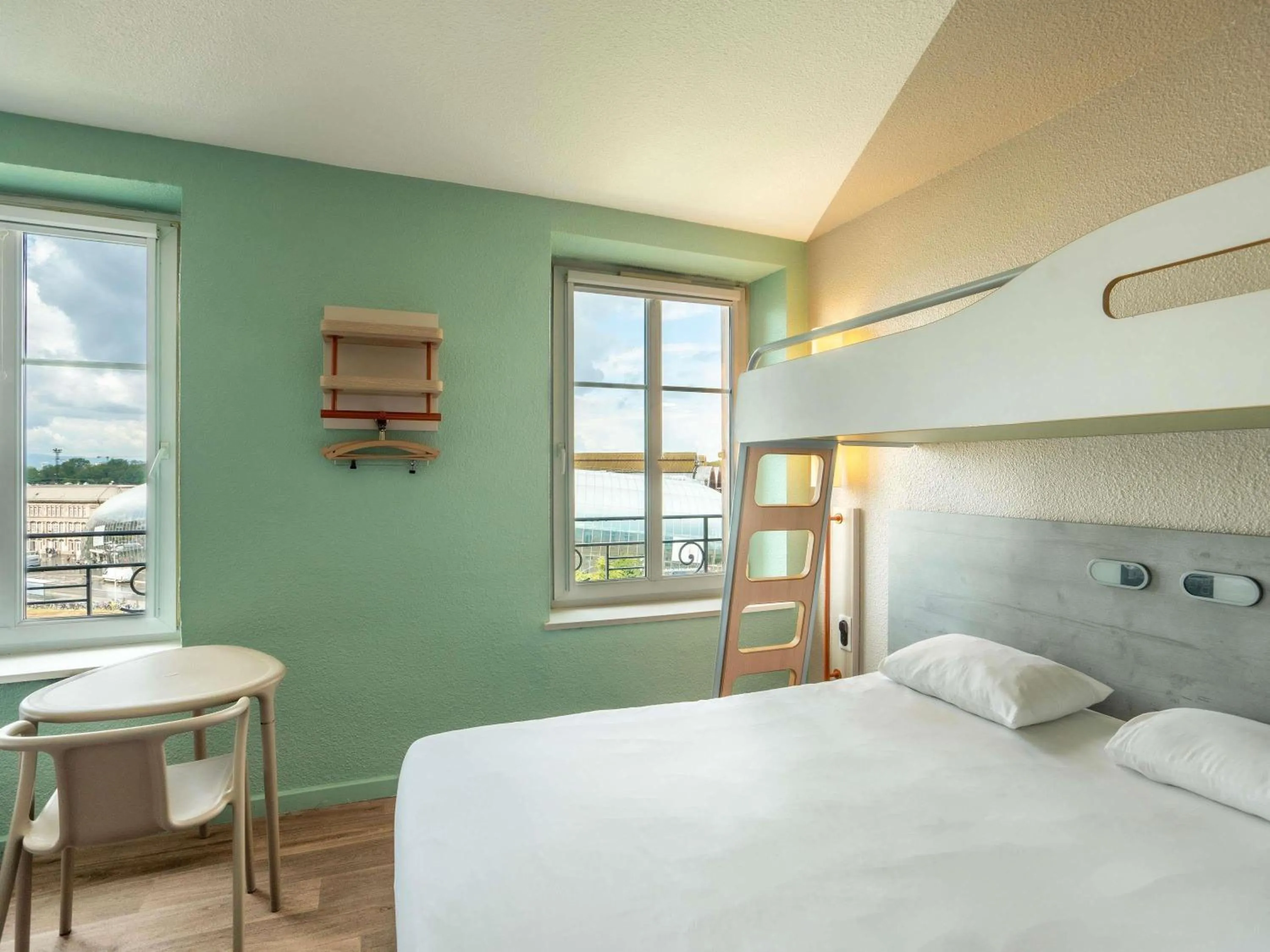 Bedroom, Bed in Ibis Budget Strasbourg Centre Gare