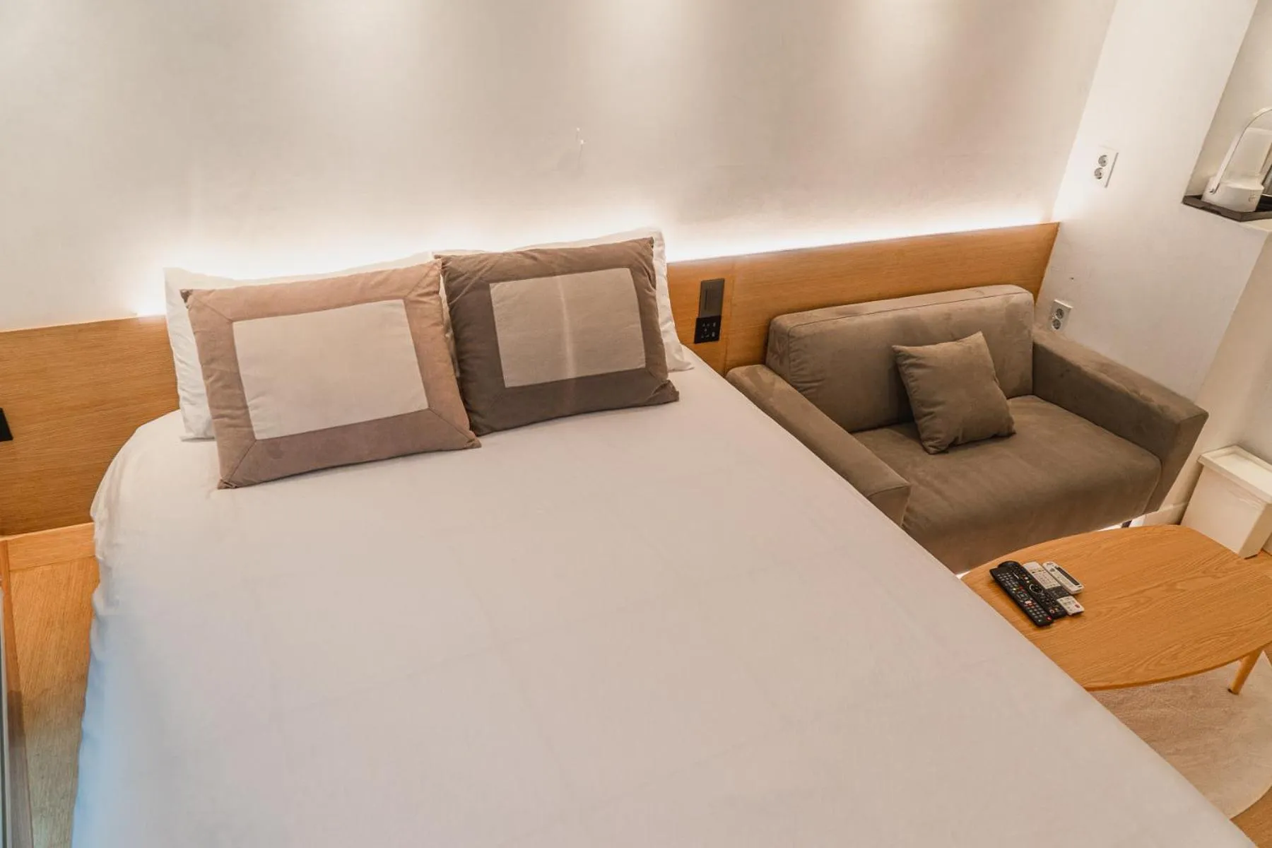 Bed in Myeongdong Artmonstay