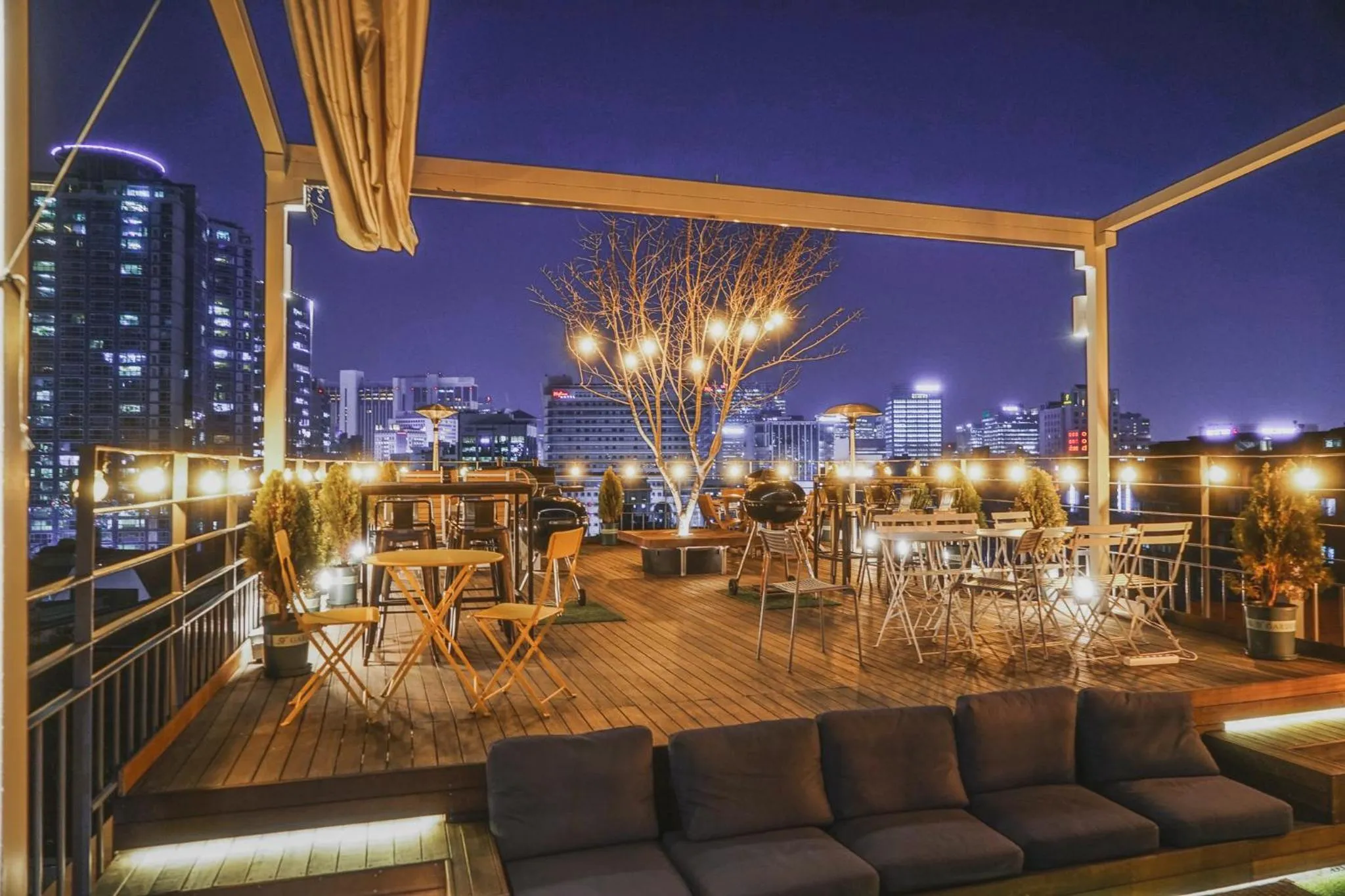 Myeongdong Artmonstay