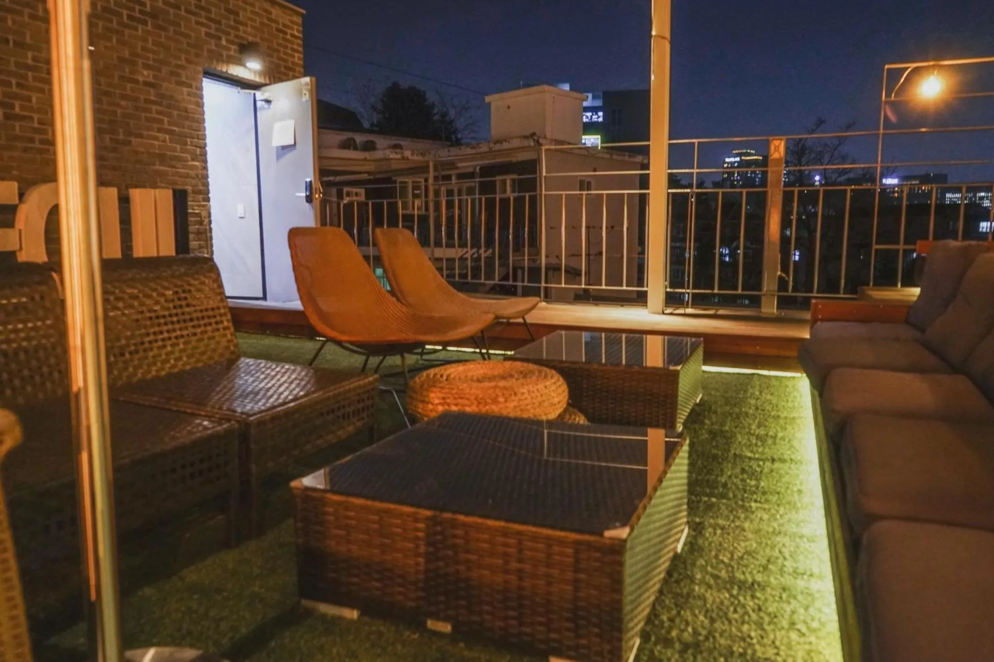 Myeongdong Artmonstay