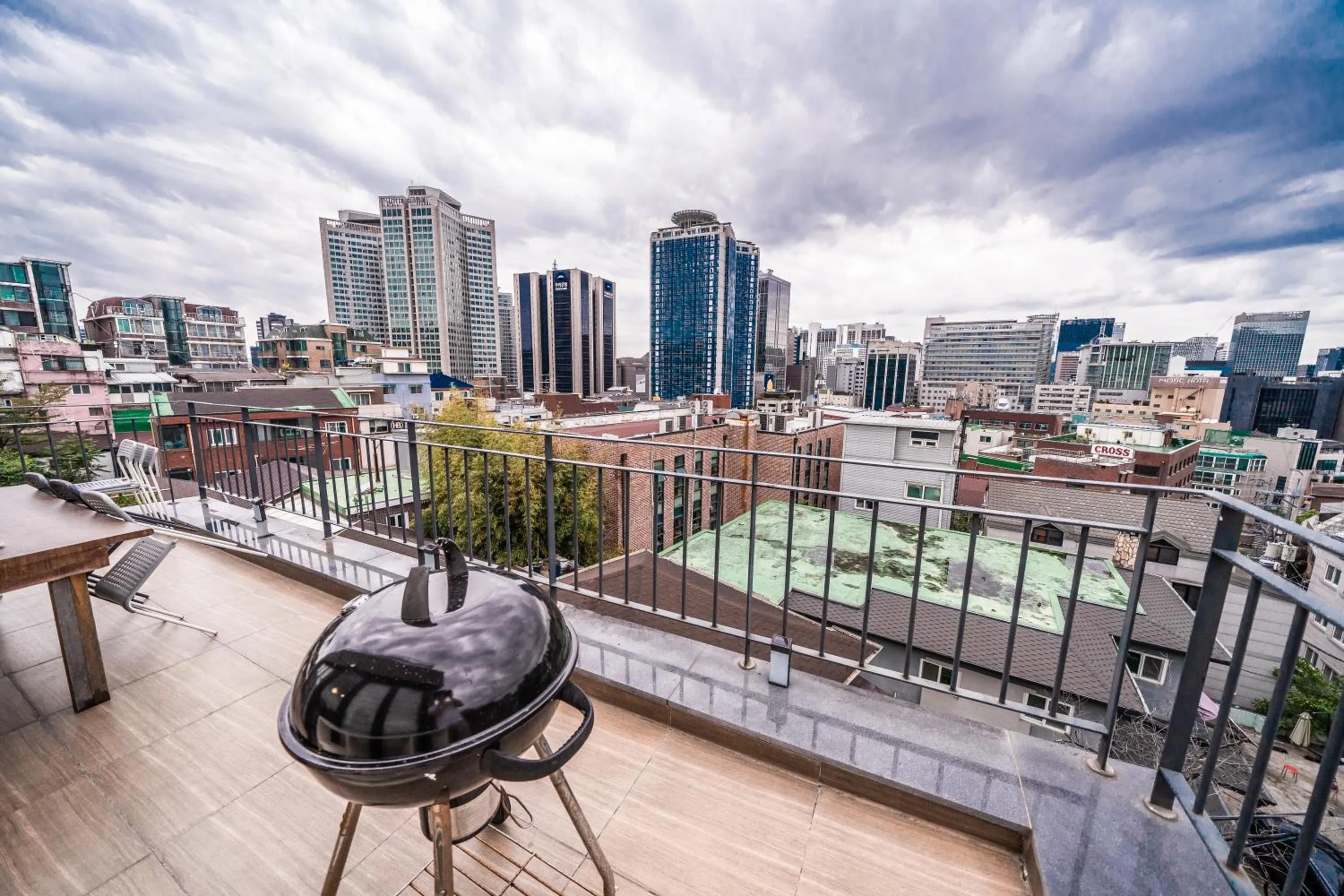 Myeongdong Artmonstay