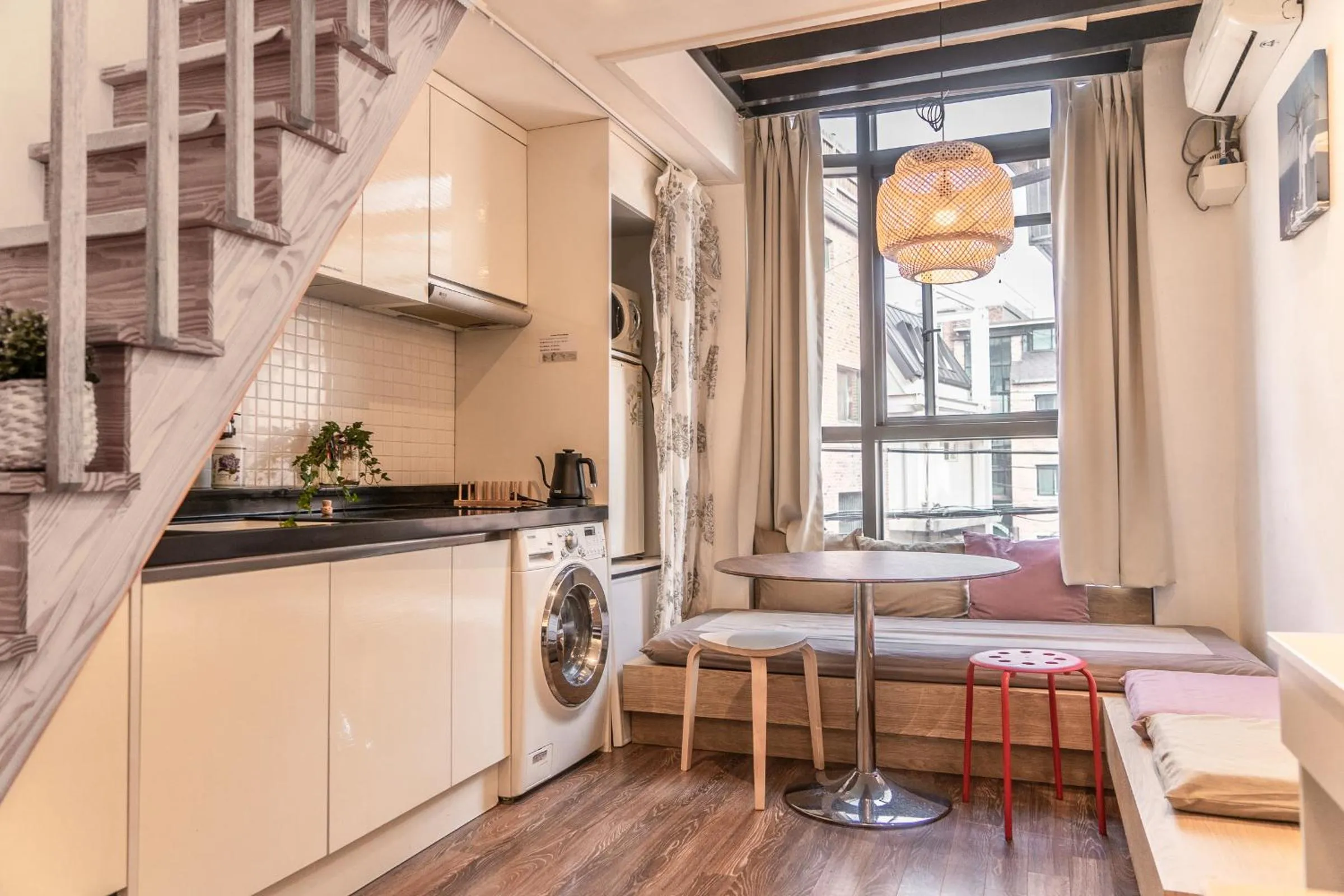 Myeongdong Artmonstay