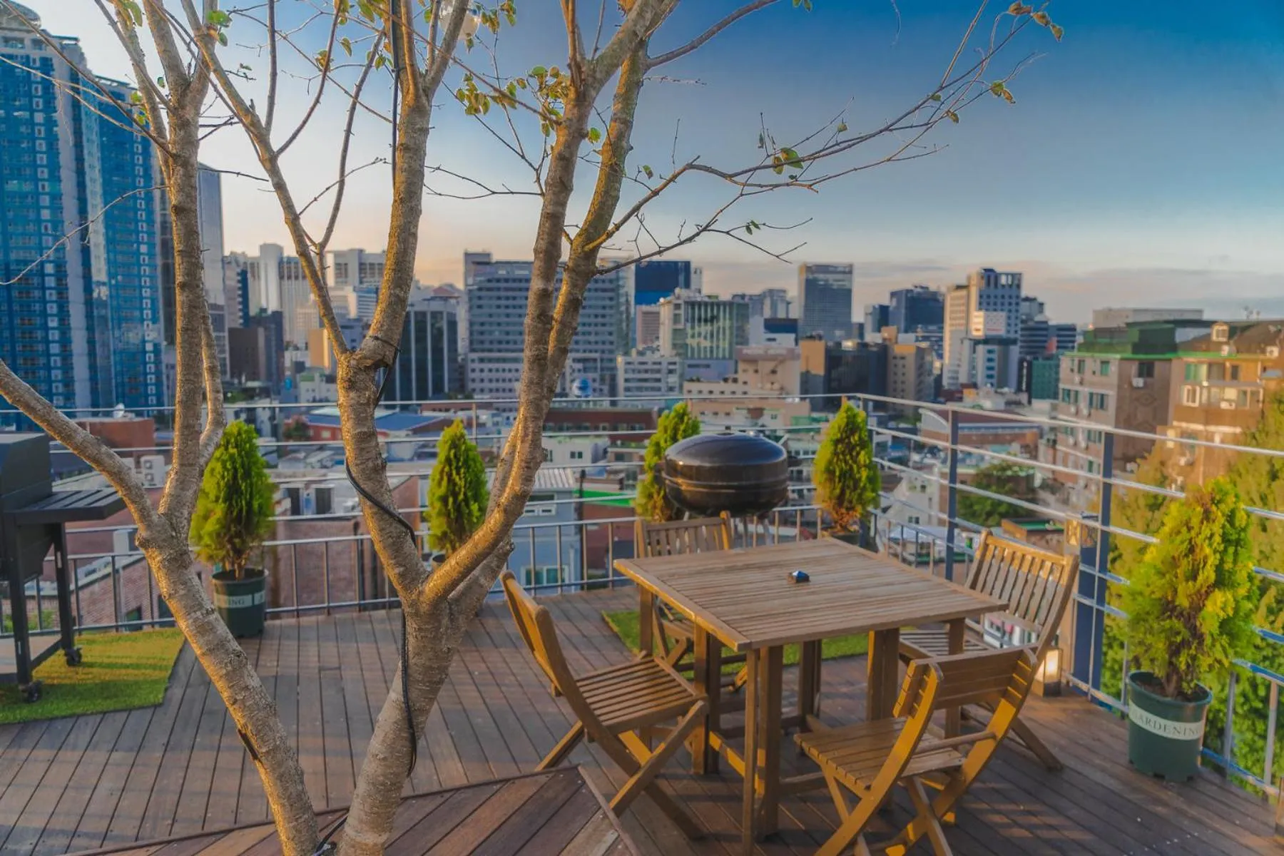 Myeongdong Artmonstay