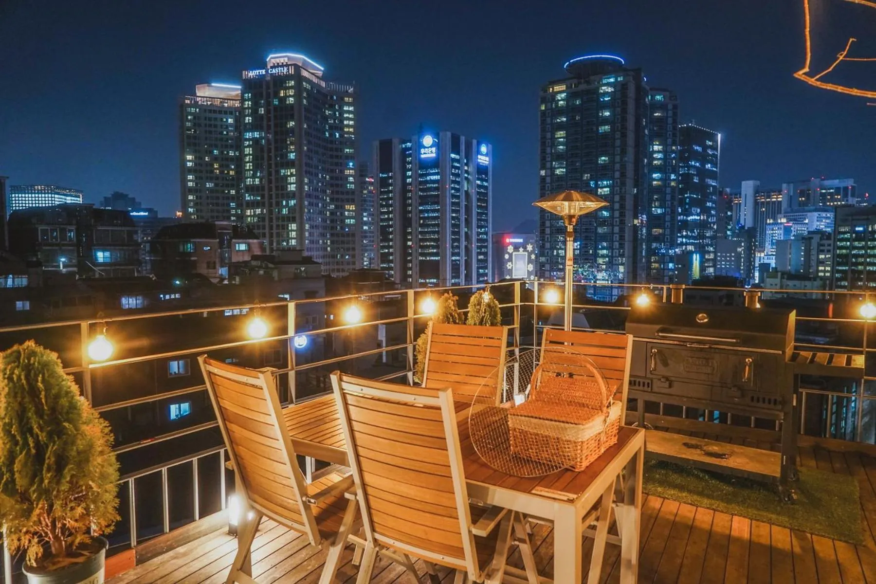 Myeongdong Artmonstay