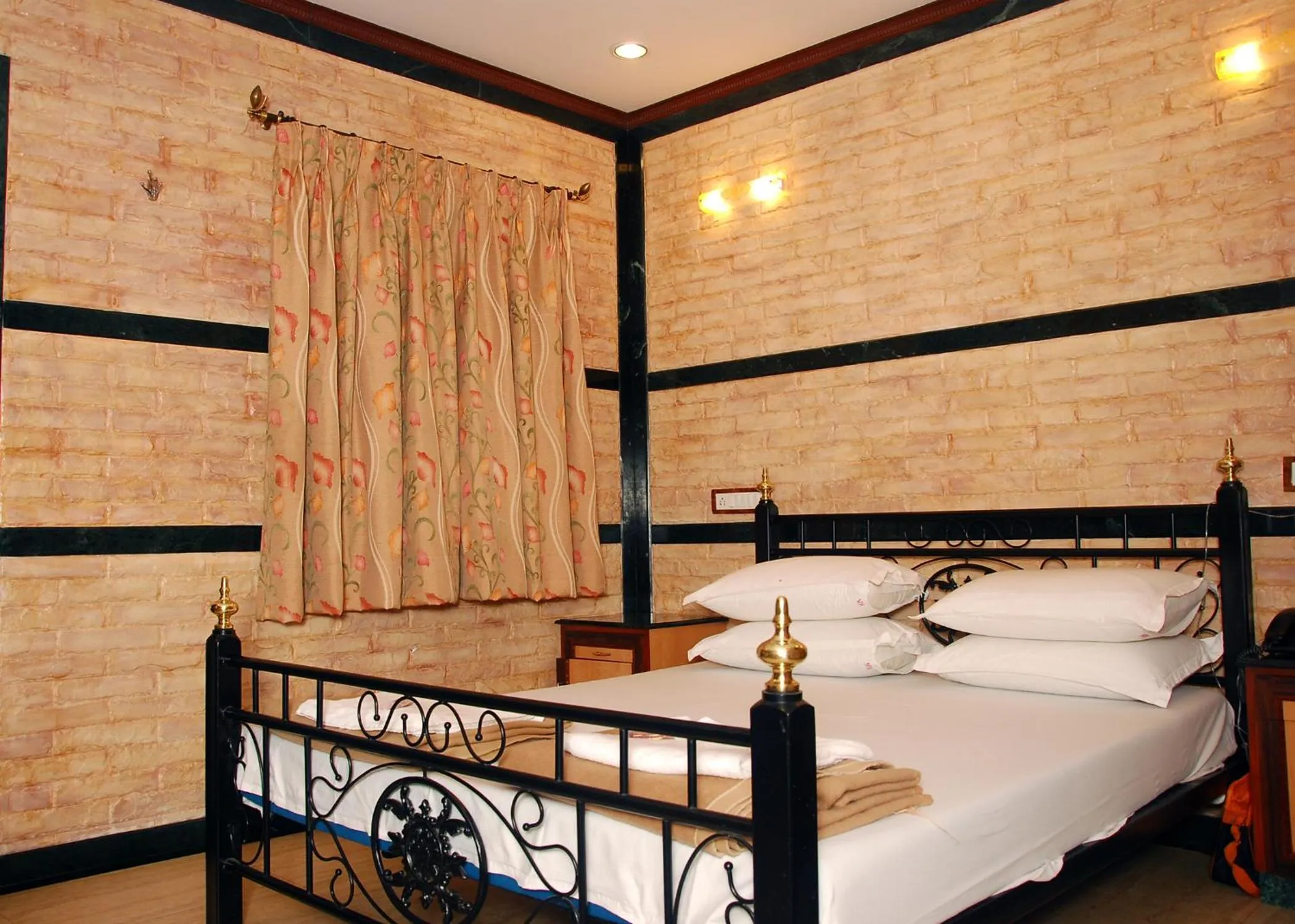 Bedroom, Bed in Hotel Hira