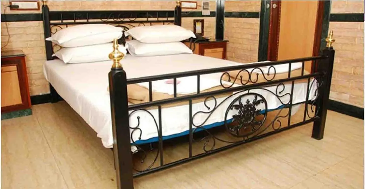 Photo of the whole room, Bed in Hotel Hira