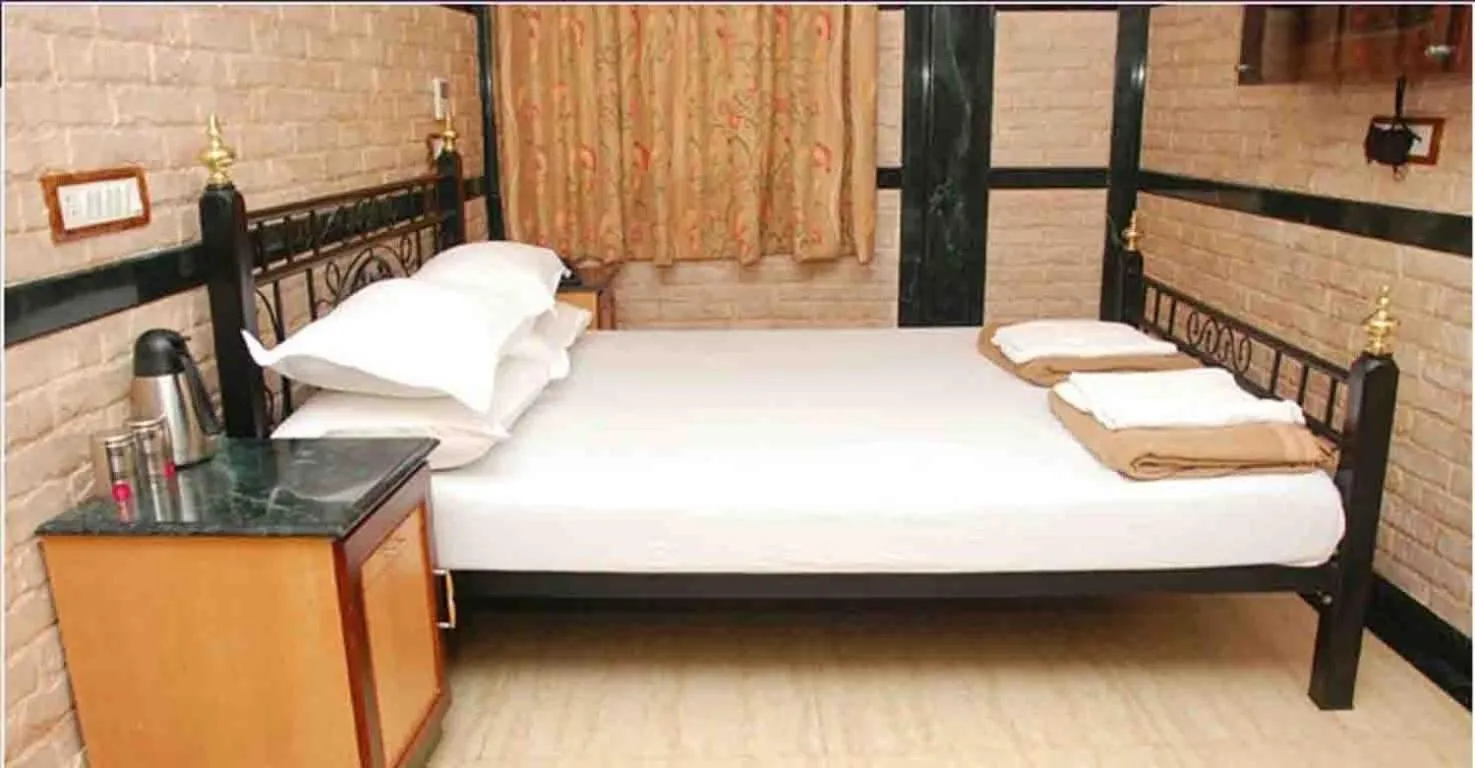 Bed in Hotel Hira