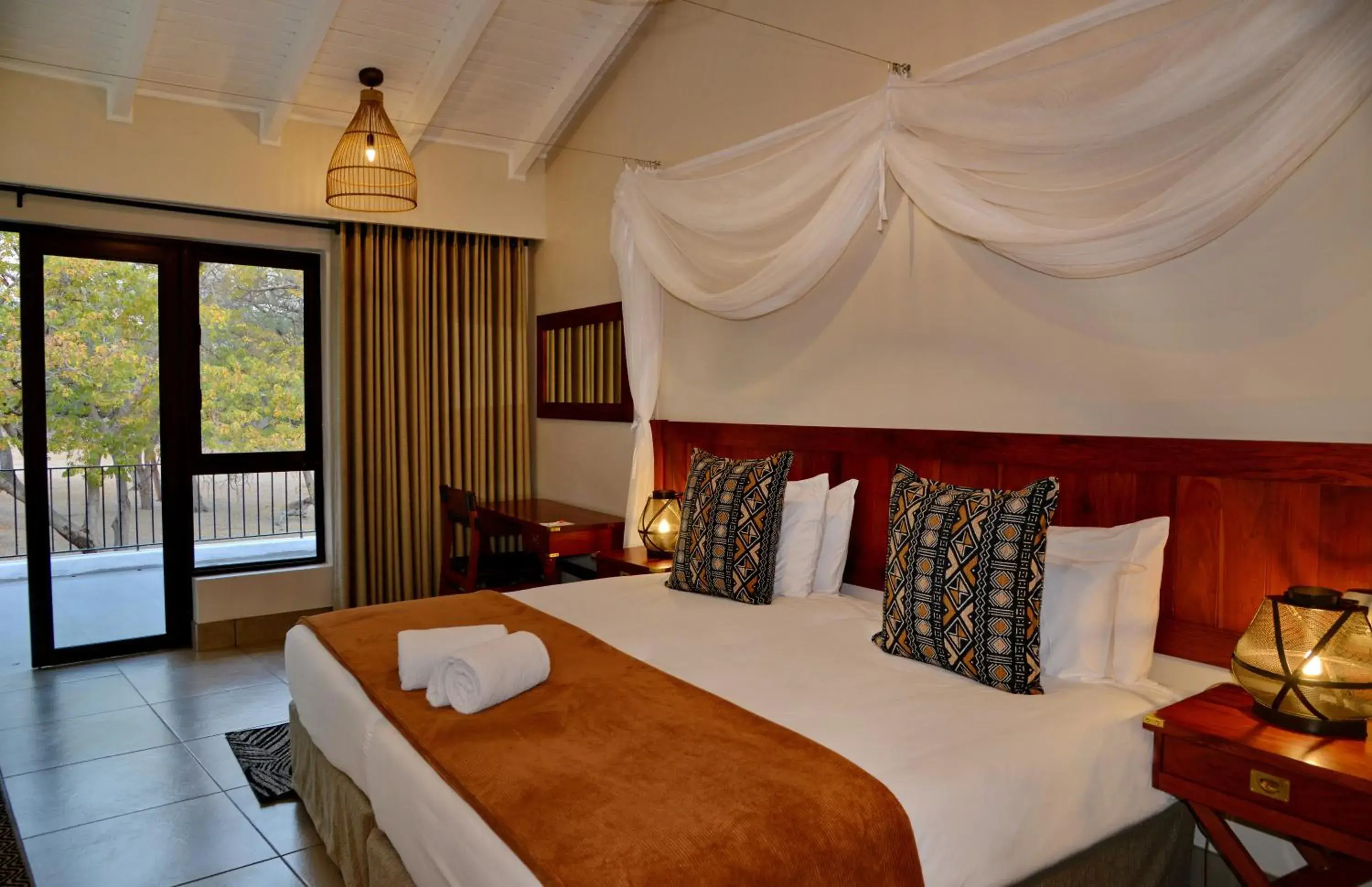 Deluxe Suite Twin in Hwange Safari Lodge Deluxe Suite Twin in Hwange Safari Lodge