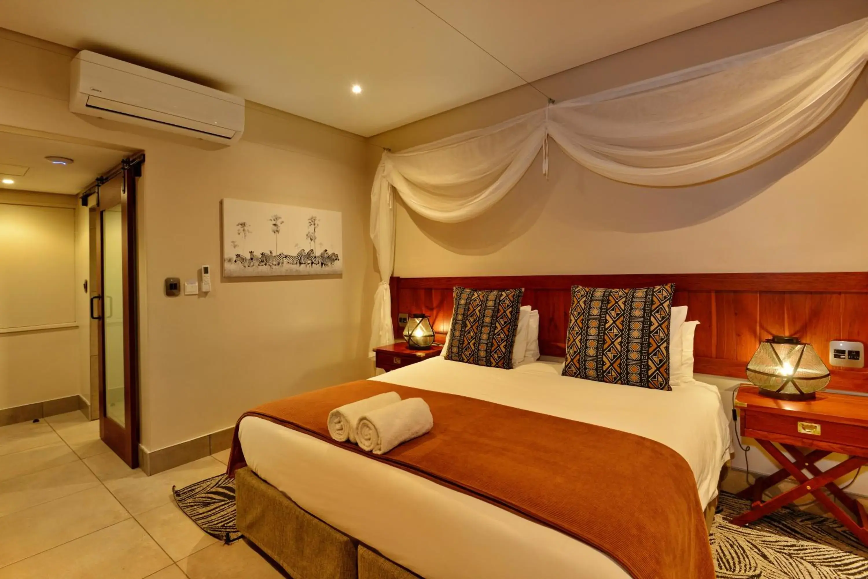 Bedroom, Bed in Hwange Safari Lodge Bedroom, Bed in Hwange Safari Lodge