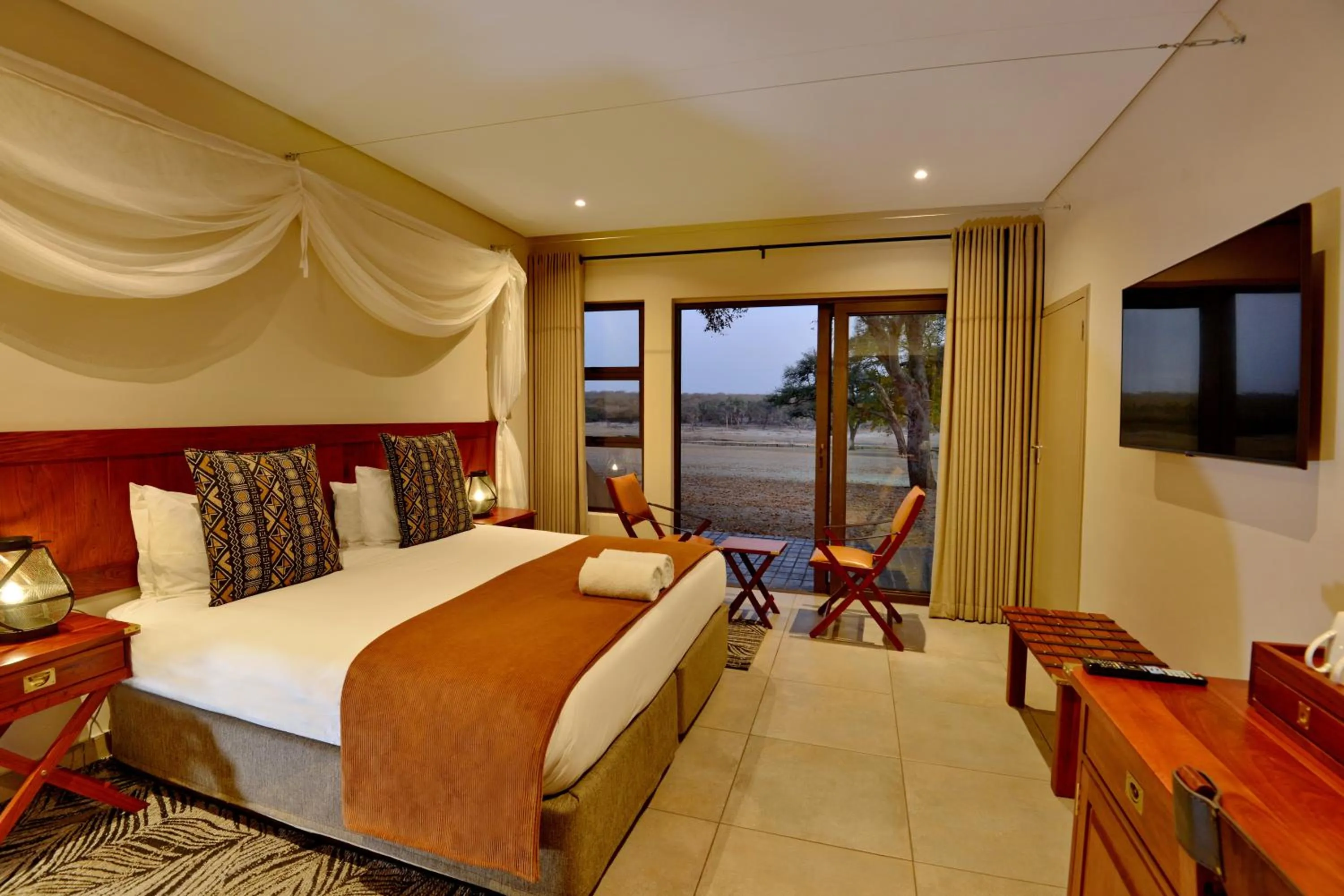 Bedroom, Bed in Hwange Safari Lodge