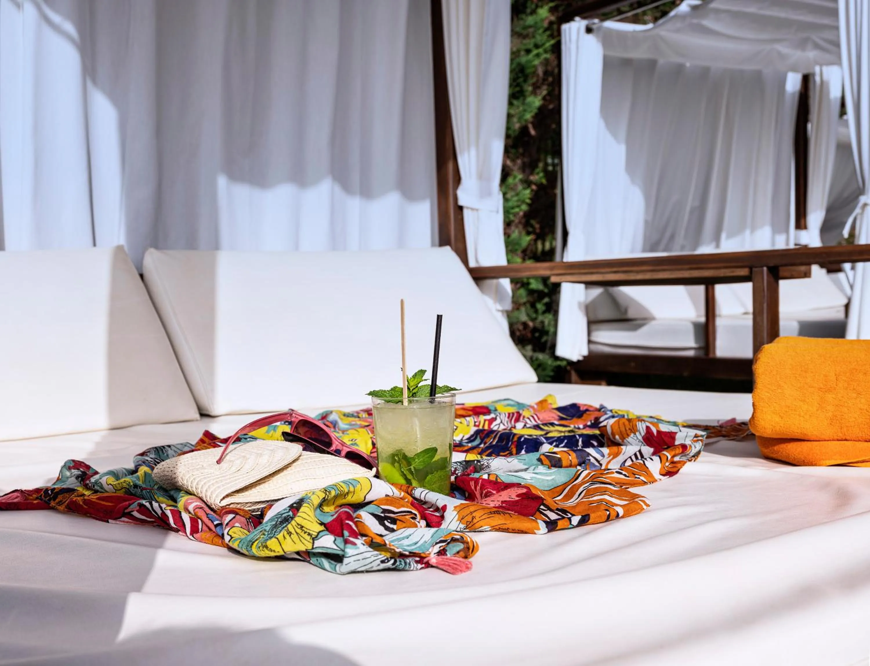 Swimming pool, Bed in Sol Principe