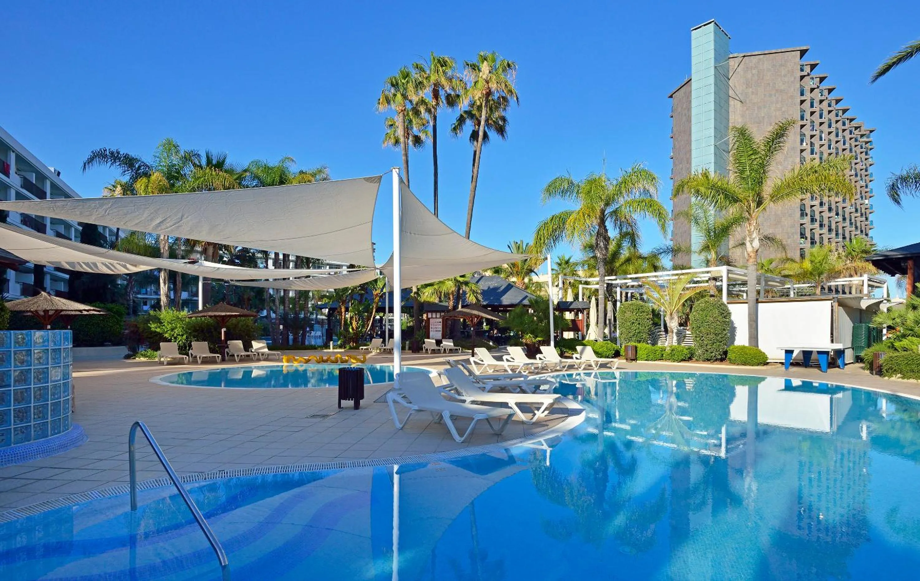 Swimming pool in Sol Principe