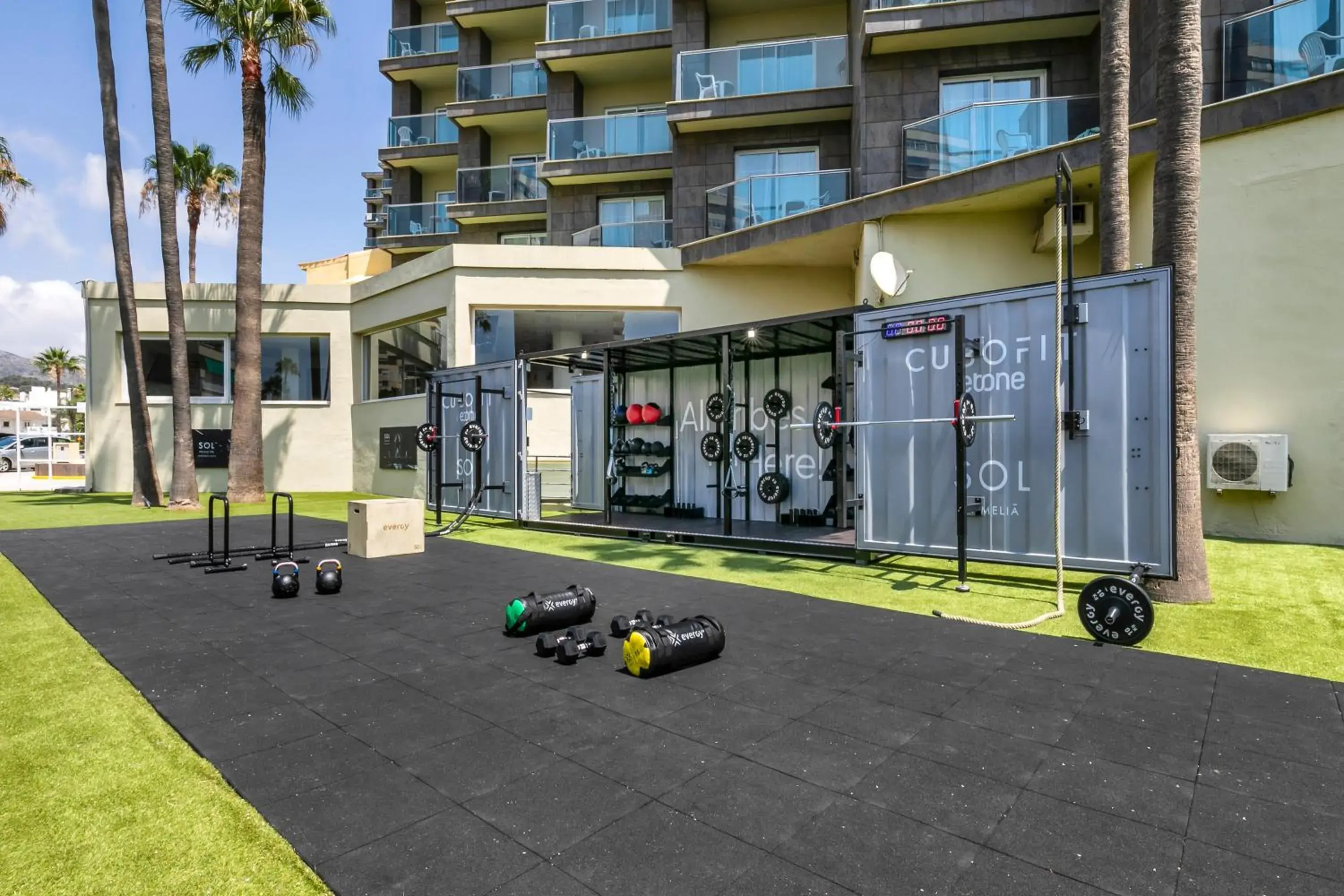 Property building in Sol Principe Property building in Sol Principe