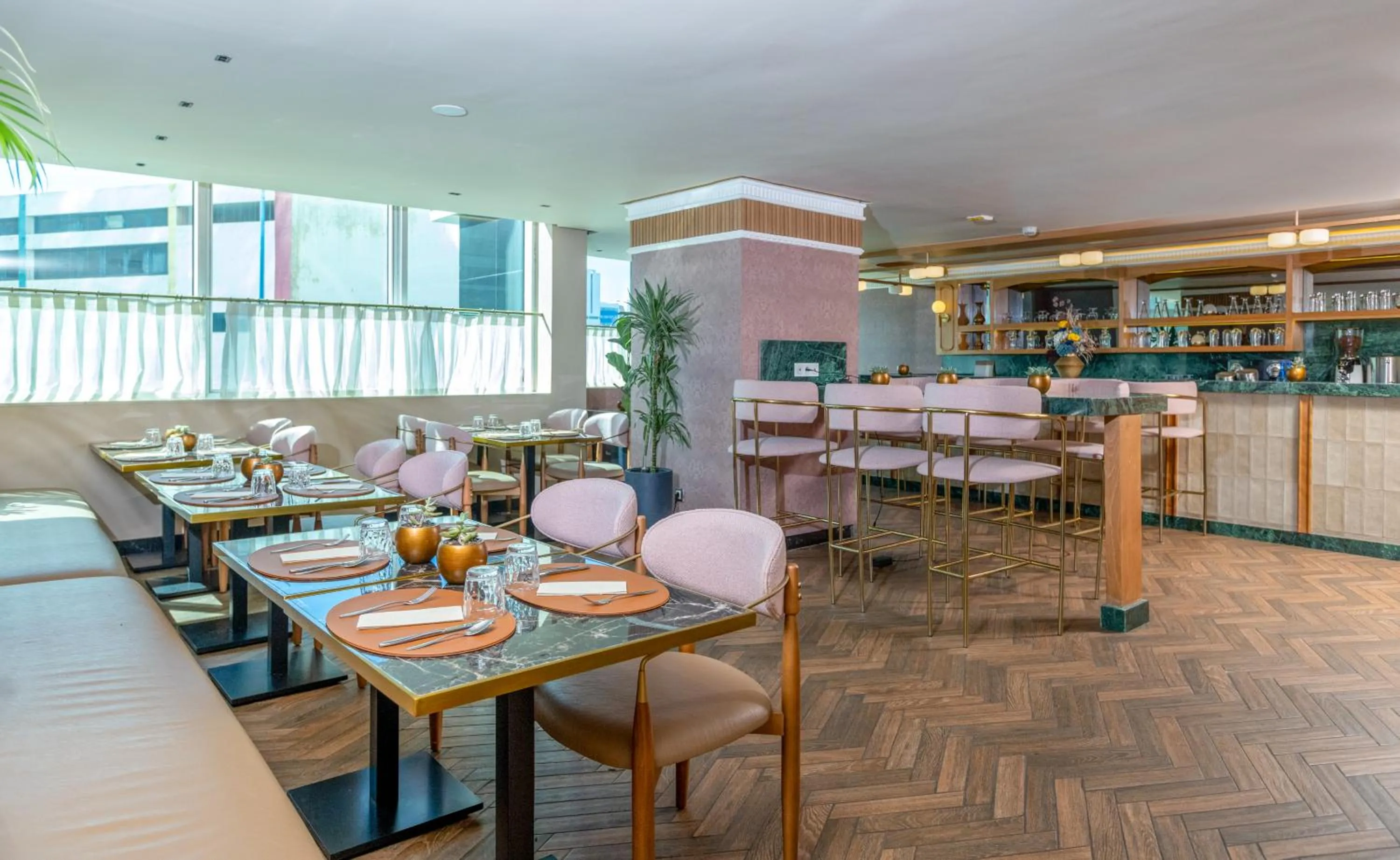 Restaurant/places to eat in Grand Mogador City Center