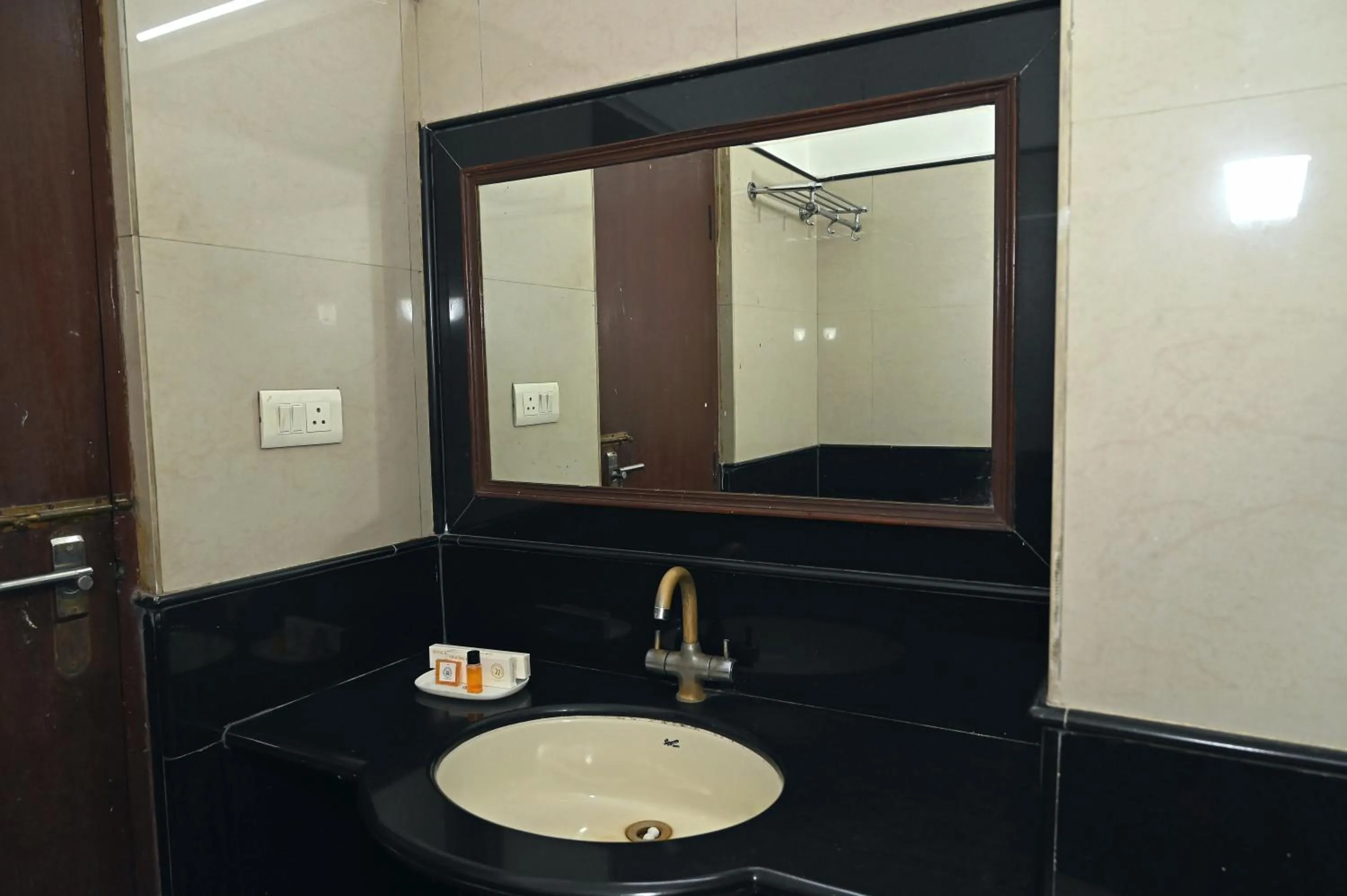 Bathroom in Hotel Rajhans International