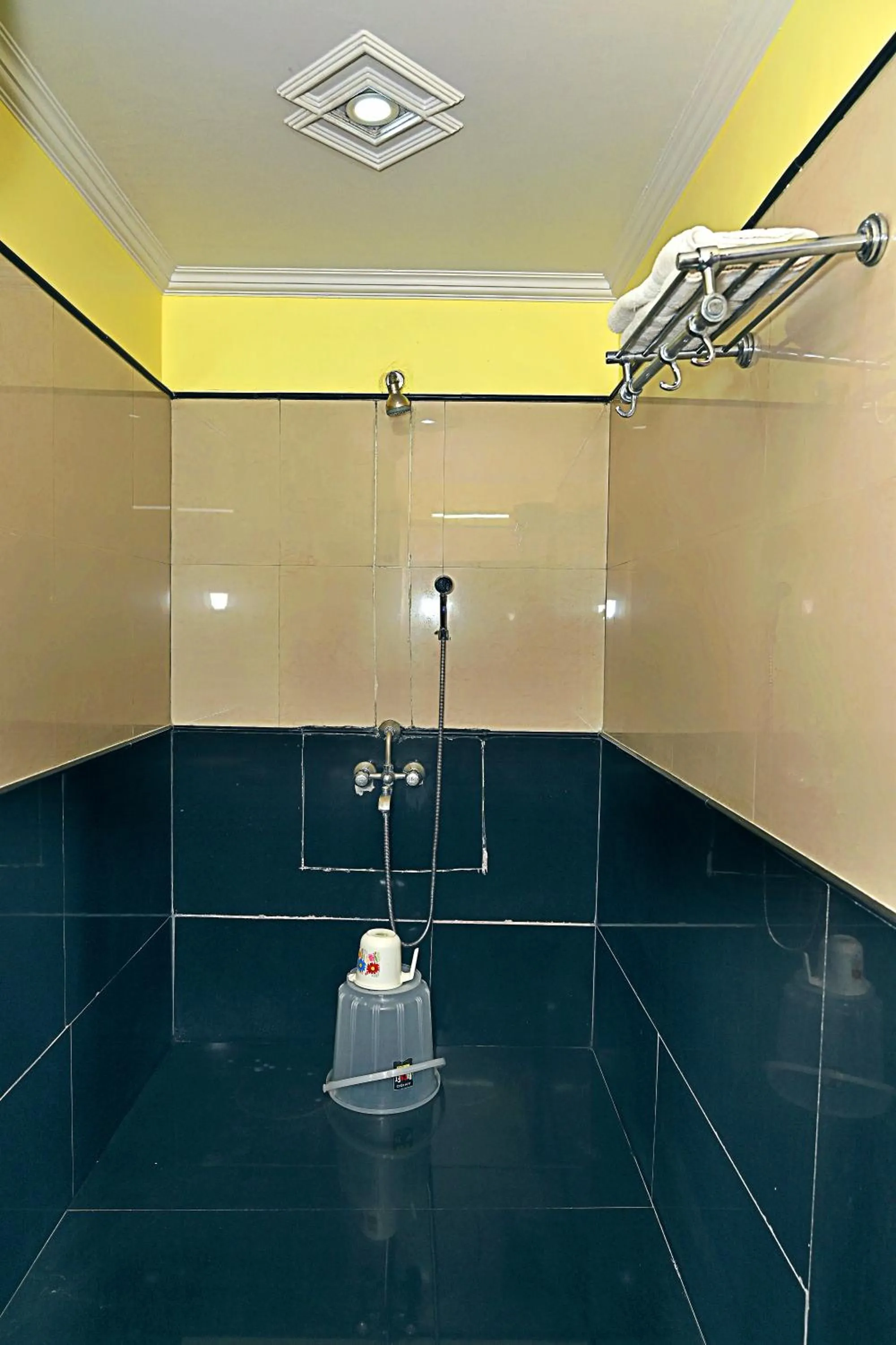 Bathroom in Hotel Rajhans International