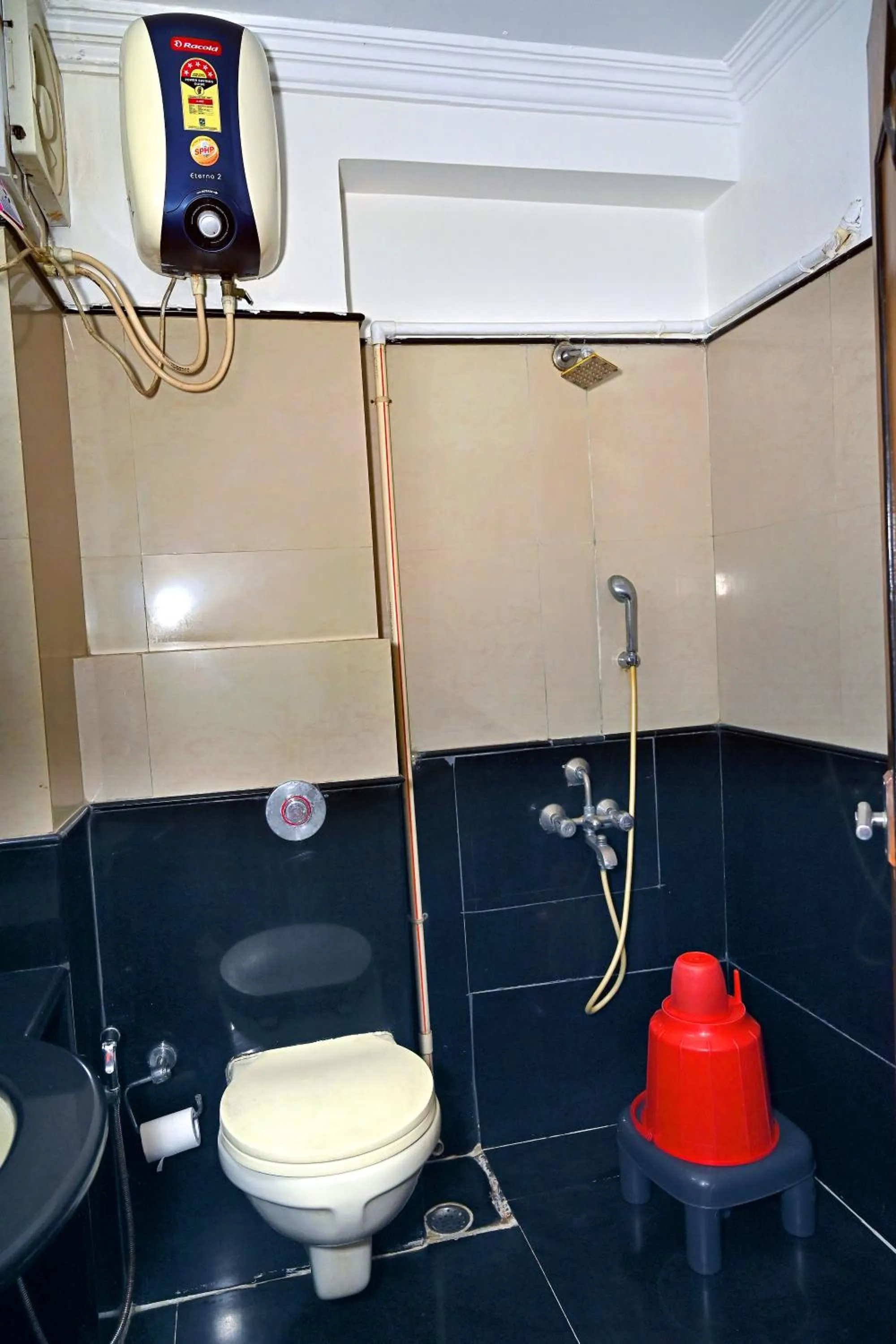 Bathroom in Hotel Rajhans International